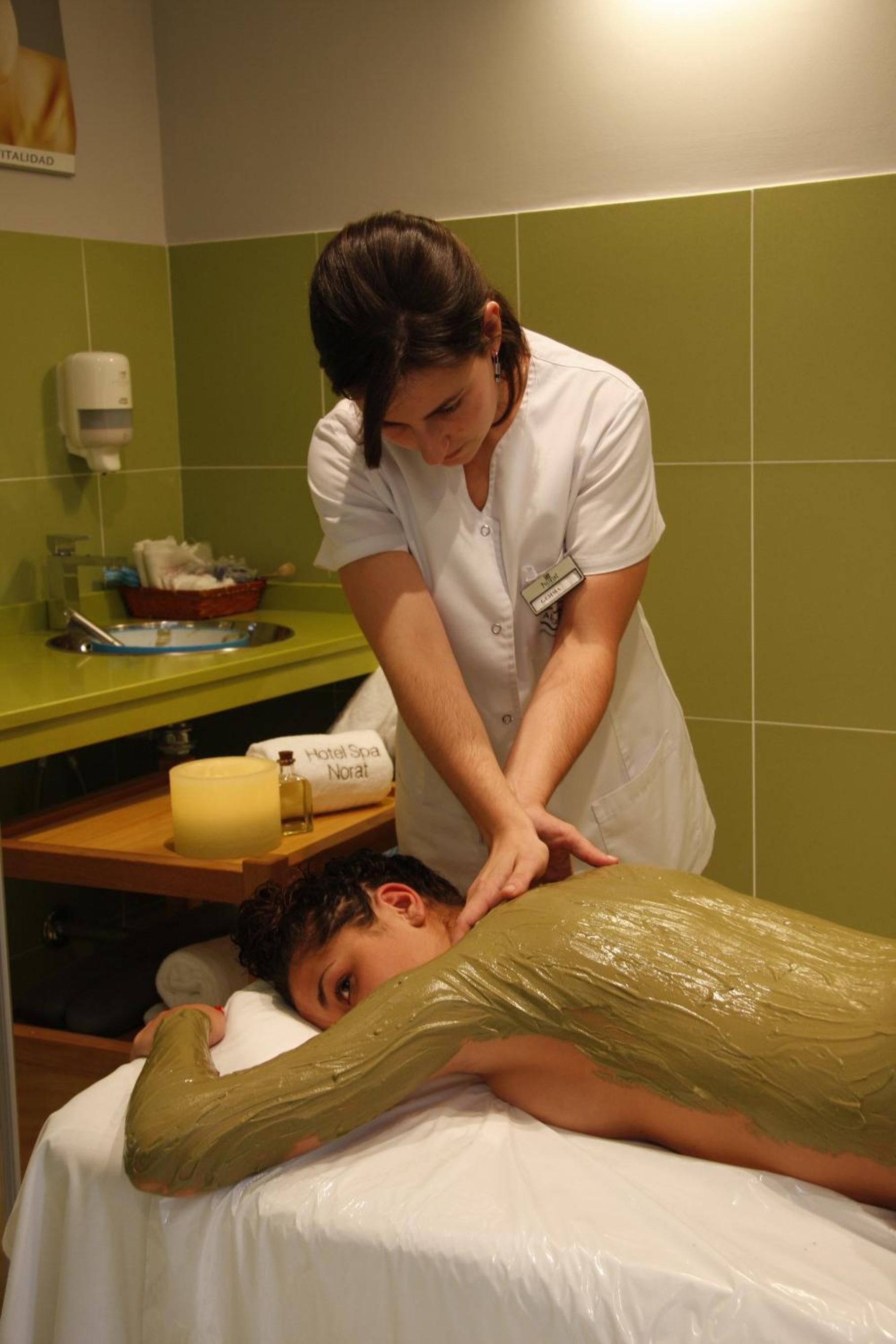 Double Room with Spa Access and Massage - Photo 8