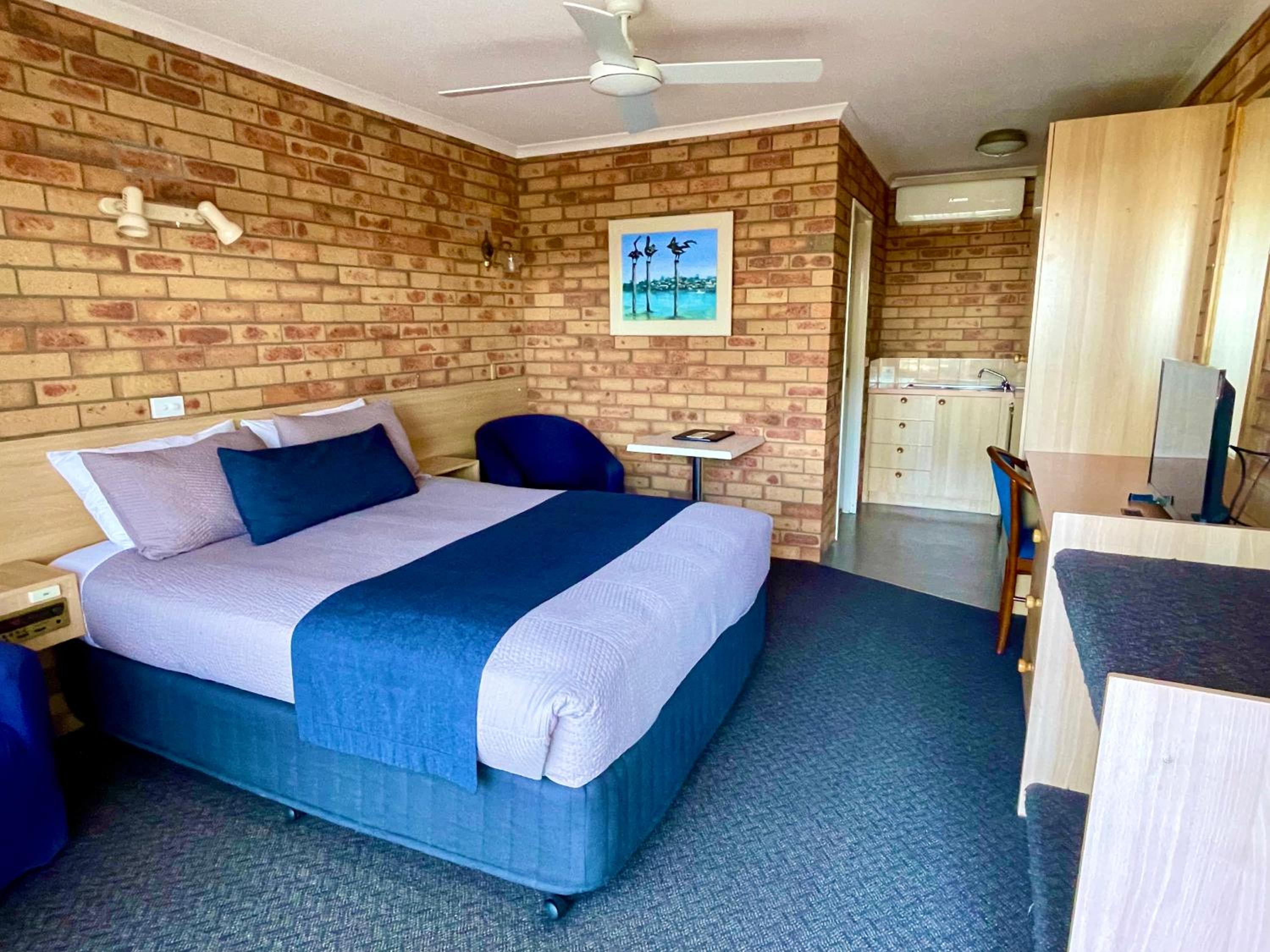 Queen Room with Ocean View photo 2