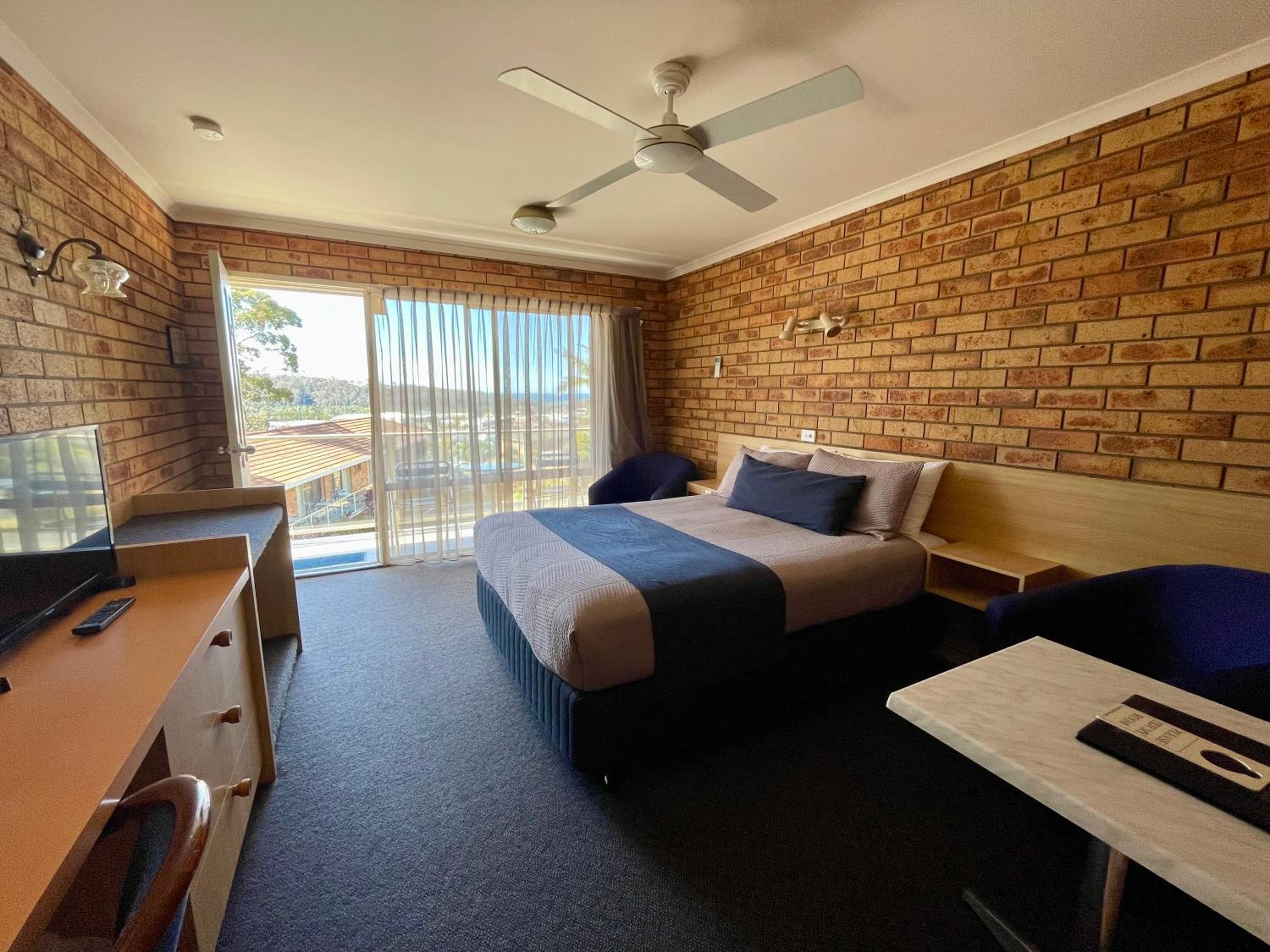 Queen Room with Ocean View photo 3