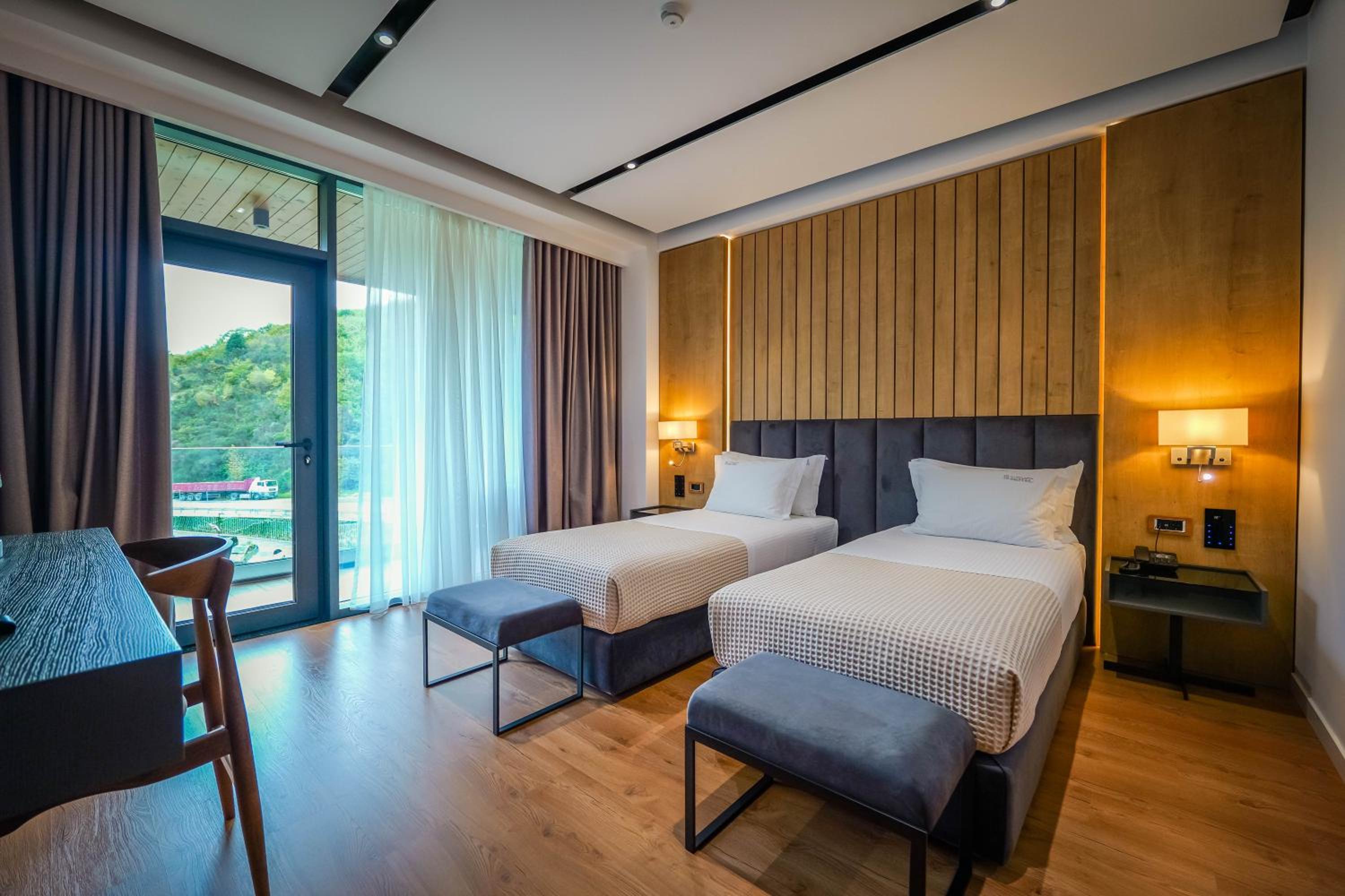 Deluxe Twin Room photo 2