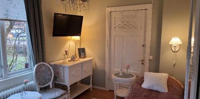 Twin Room With Shared Bathroom photo 3
