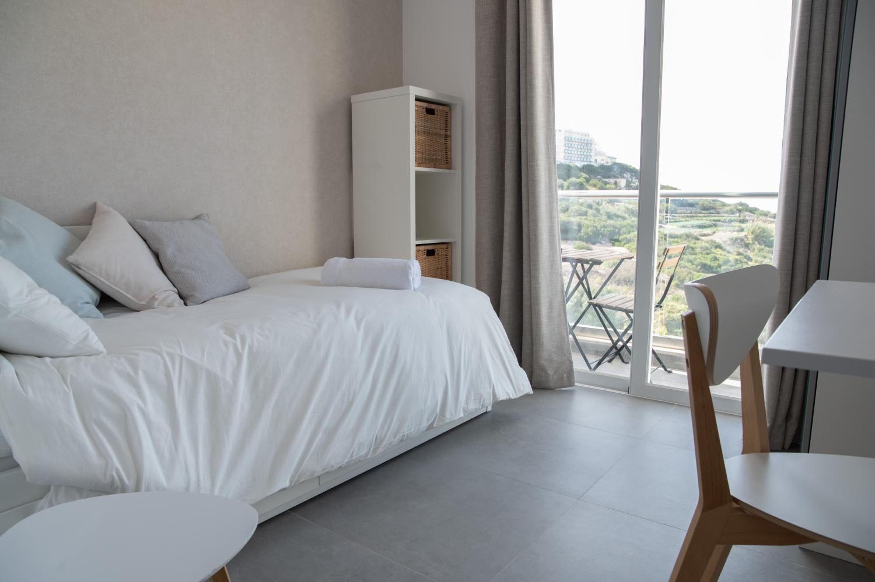 Single Room with Private Bathroom photo 2