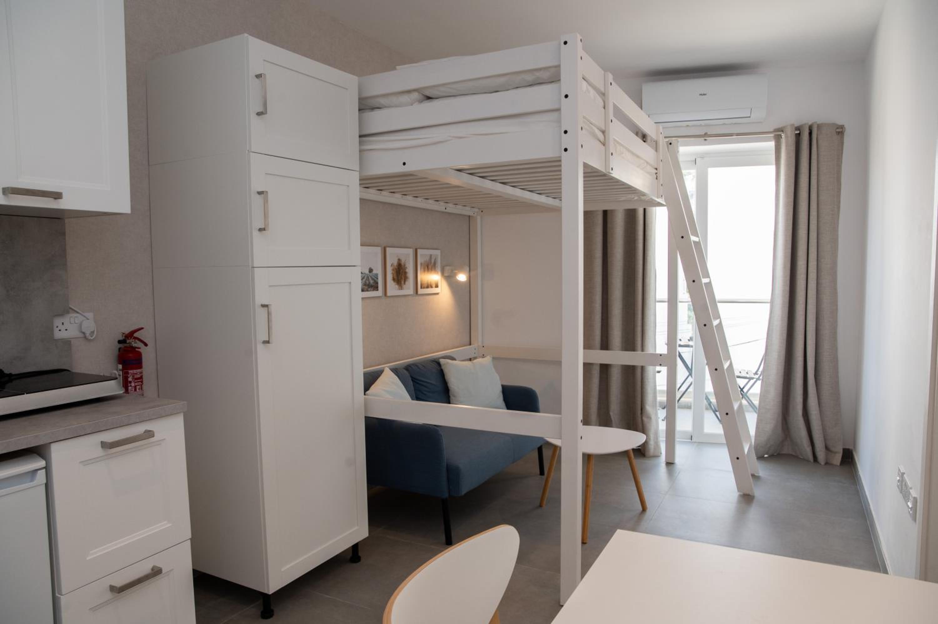 Double Room with Private Bathroom photo 3