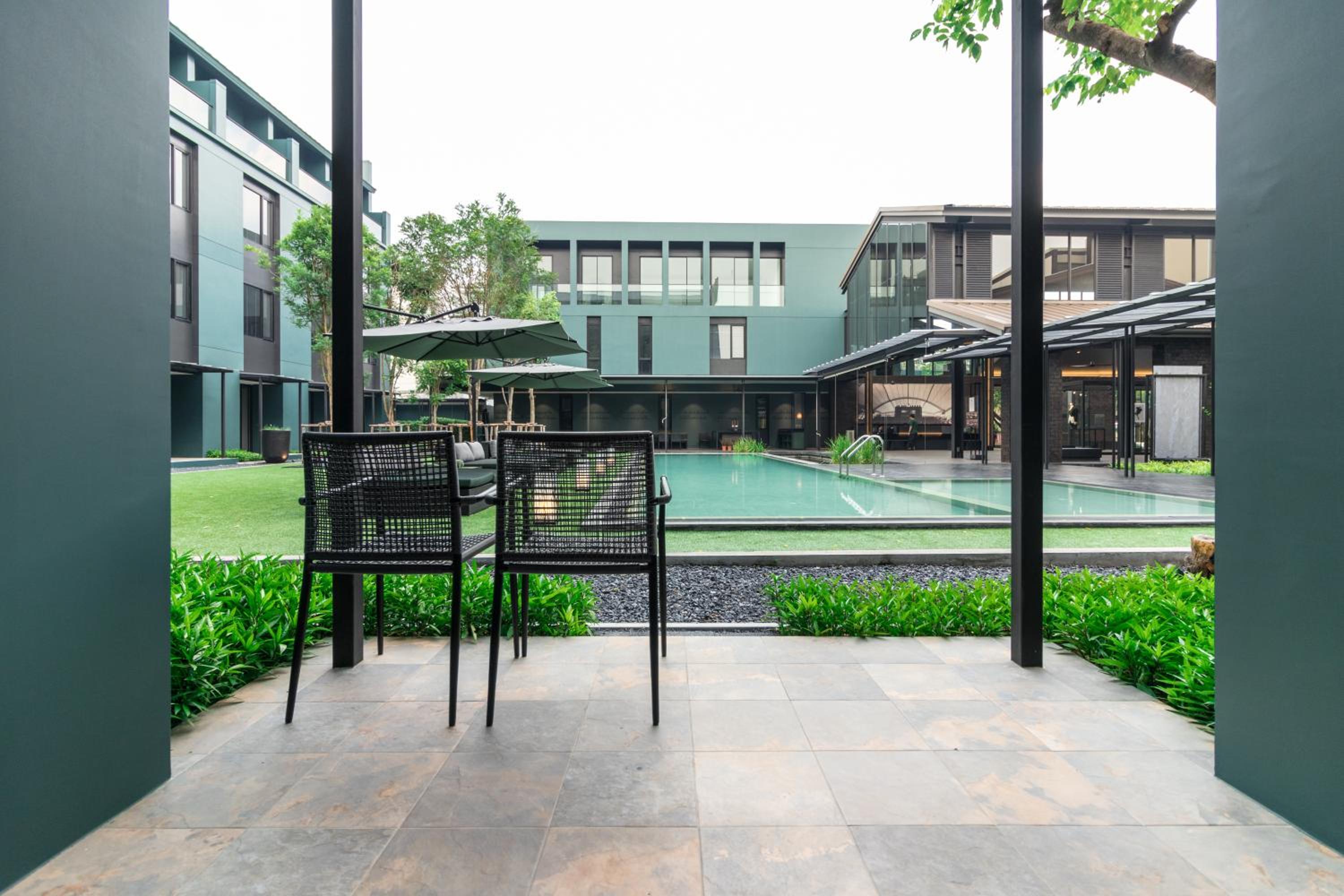 Lakorn Poolside photo 3