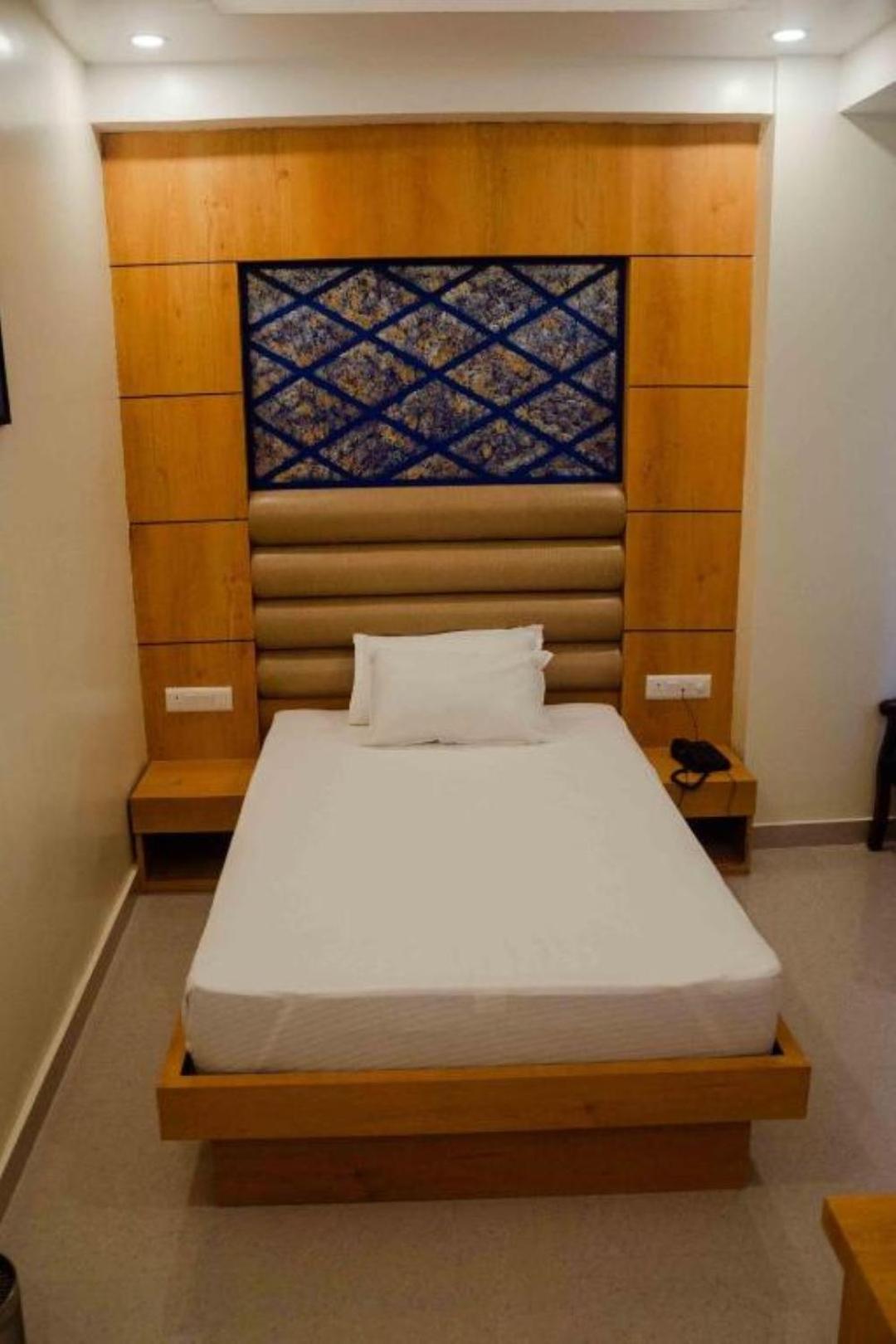 Deluxe Single Room