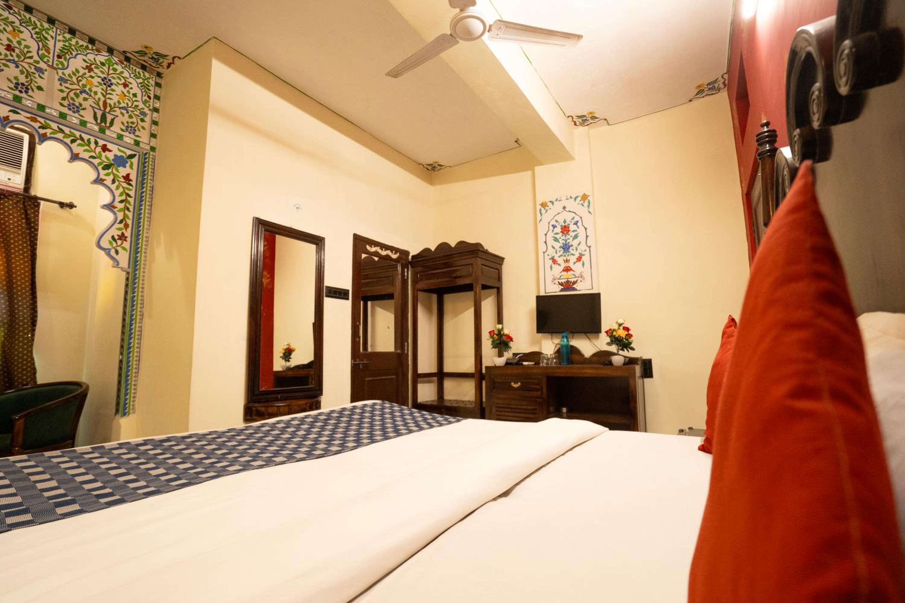 Superior Jharokha Room - Photo 14