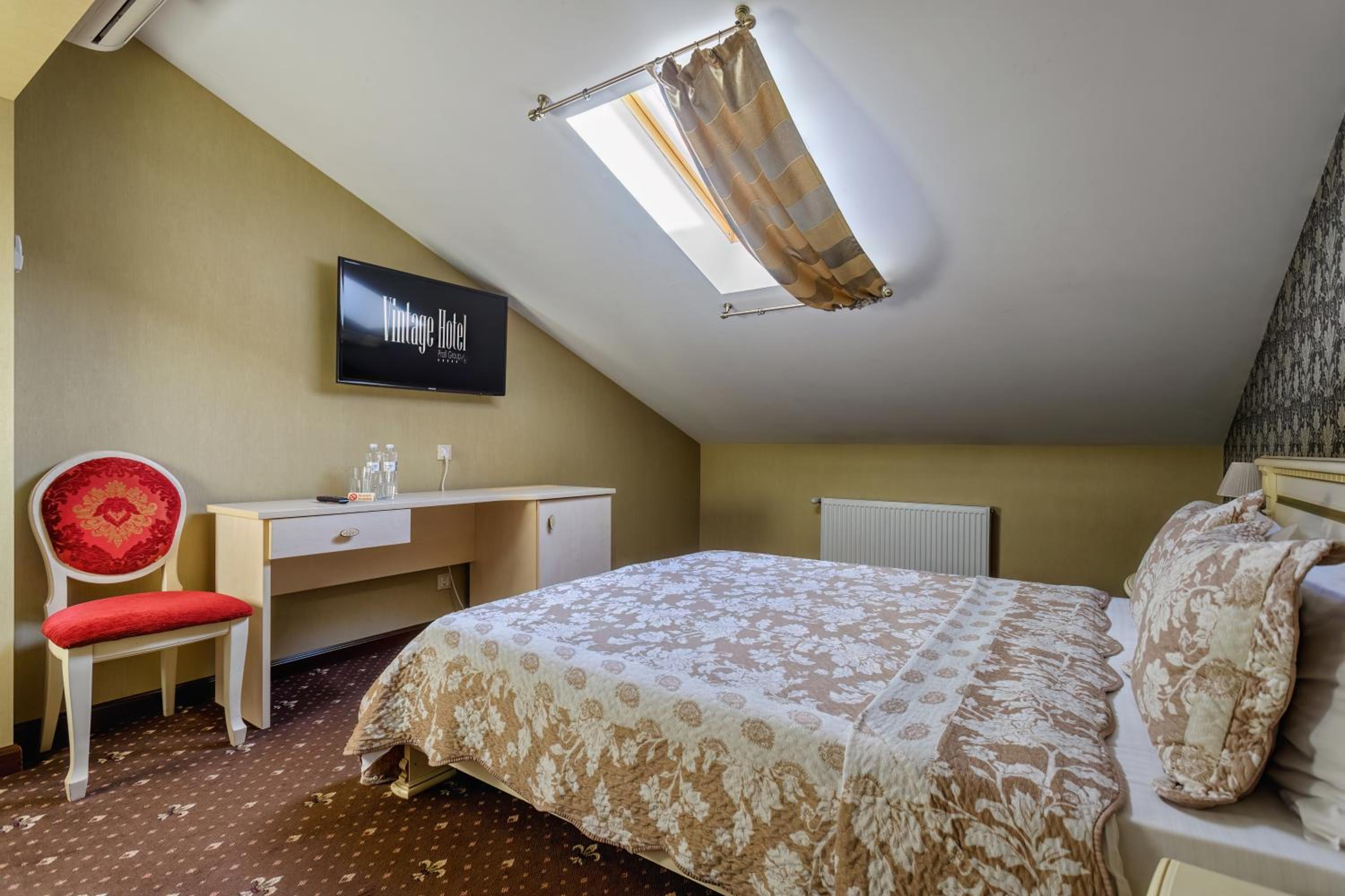 Budget Double Room photo 2