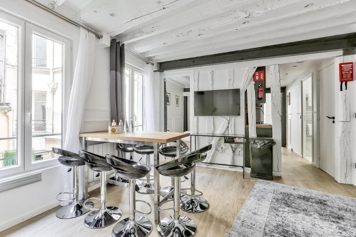 Apartment photo 2