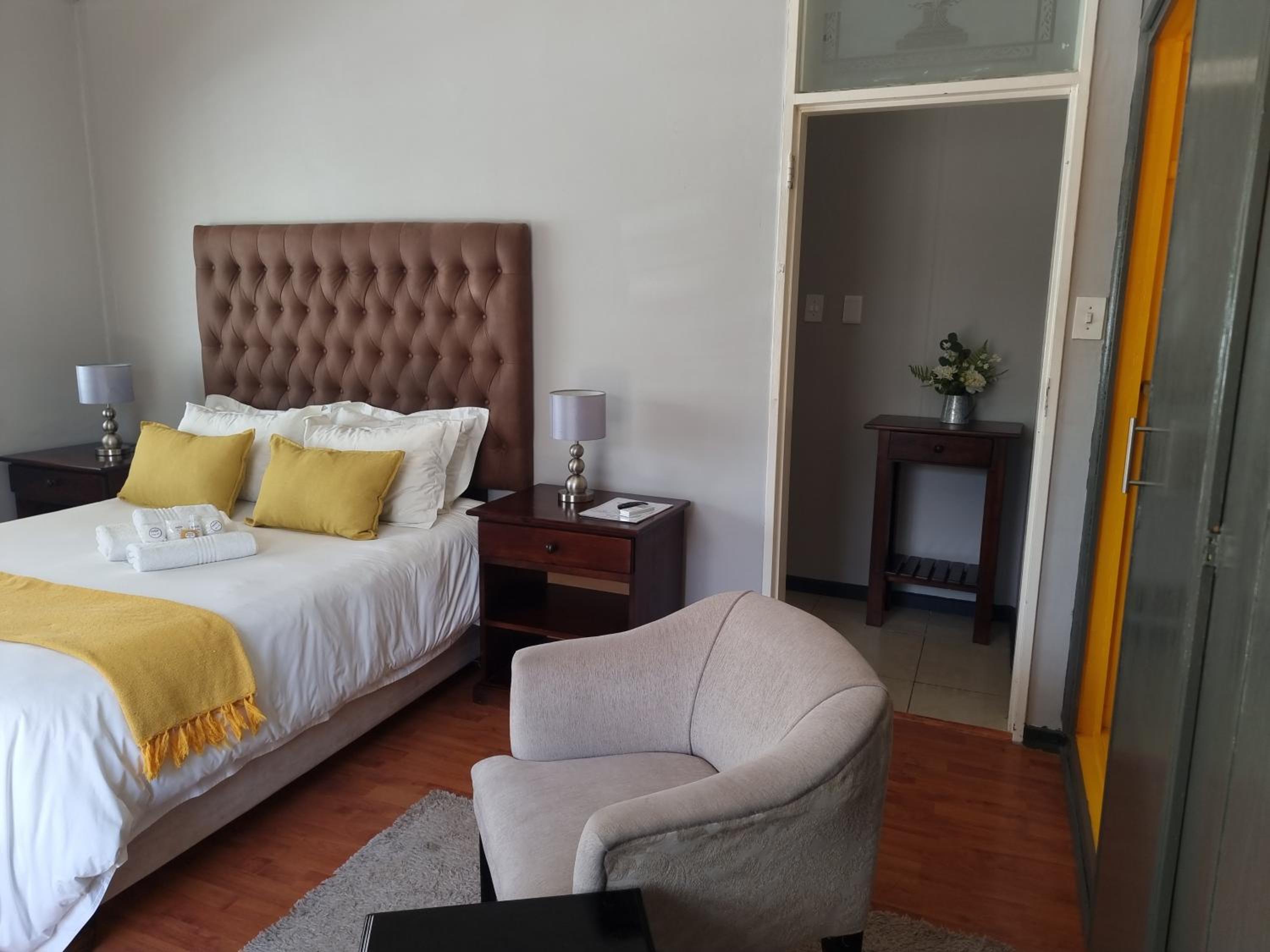 Queen Suite - Photo 3