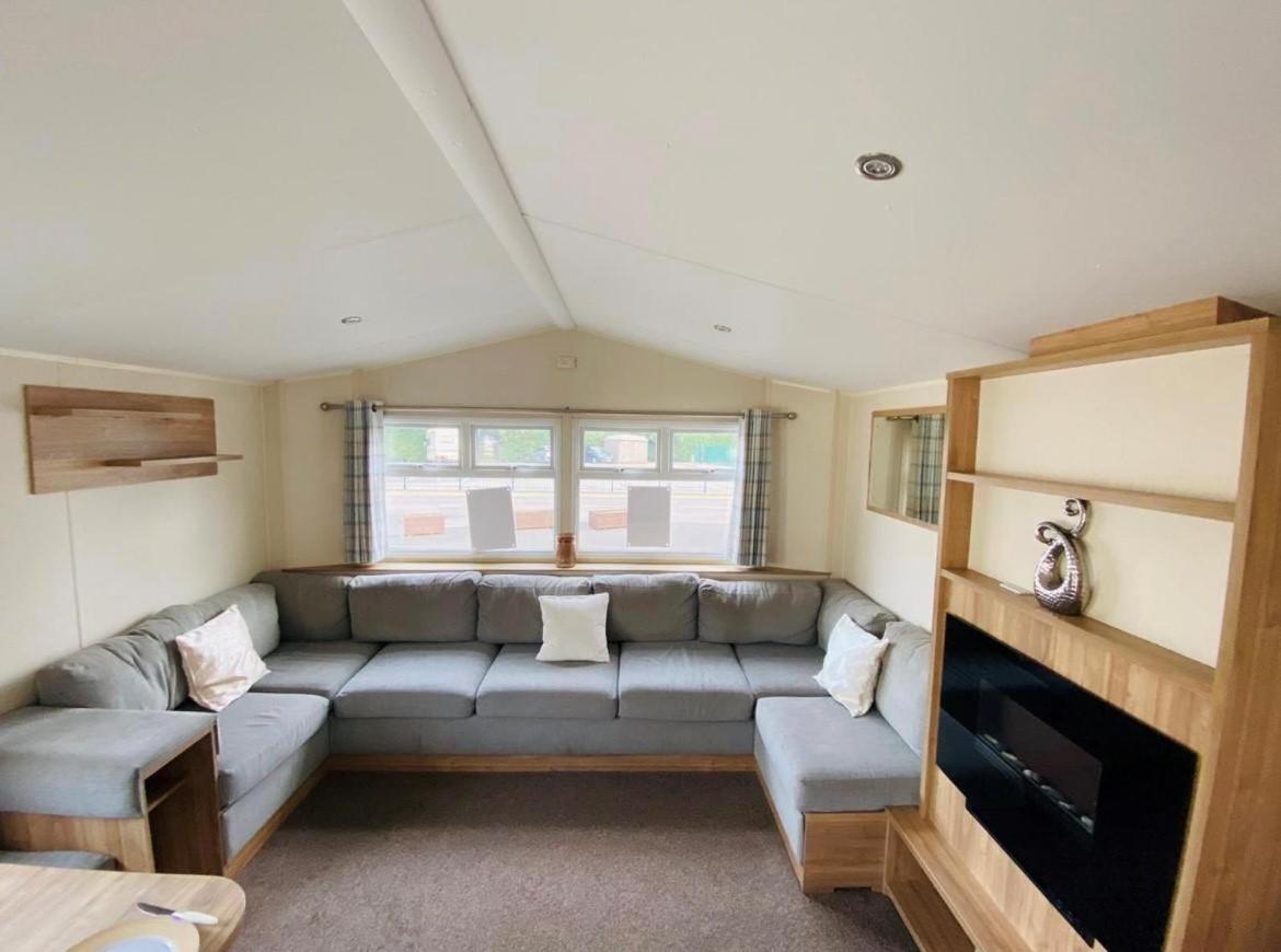 Mobile Home photo 1