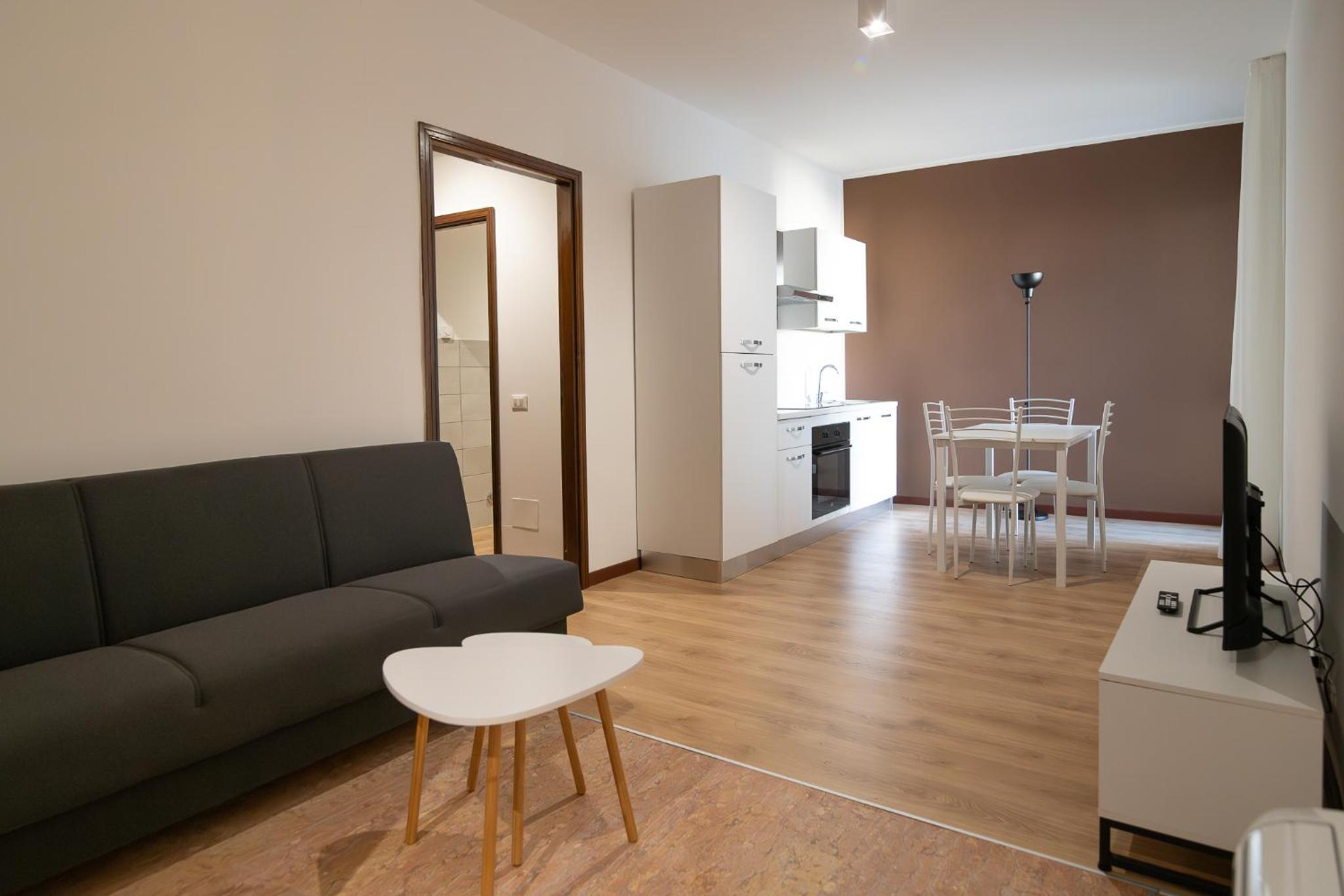 One-Bedroom Apartment photo 1
