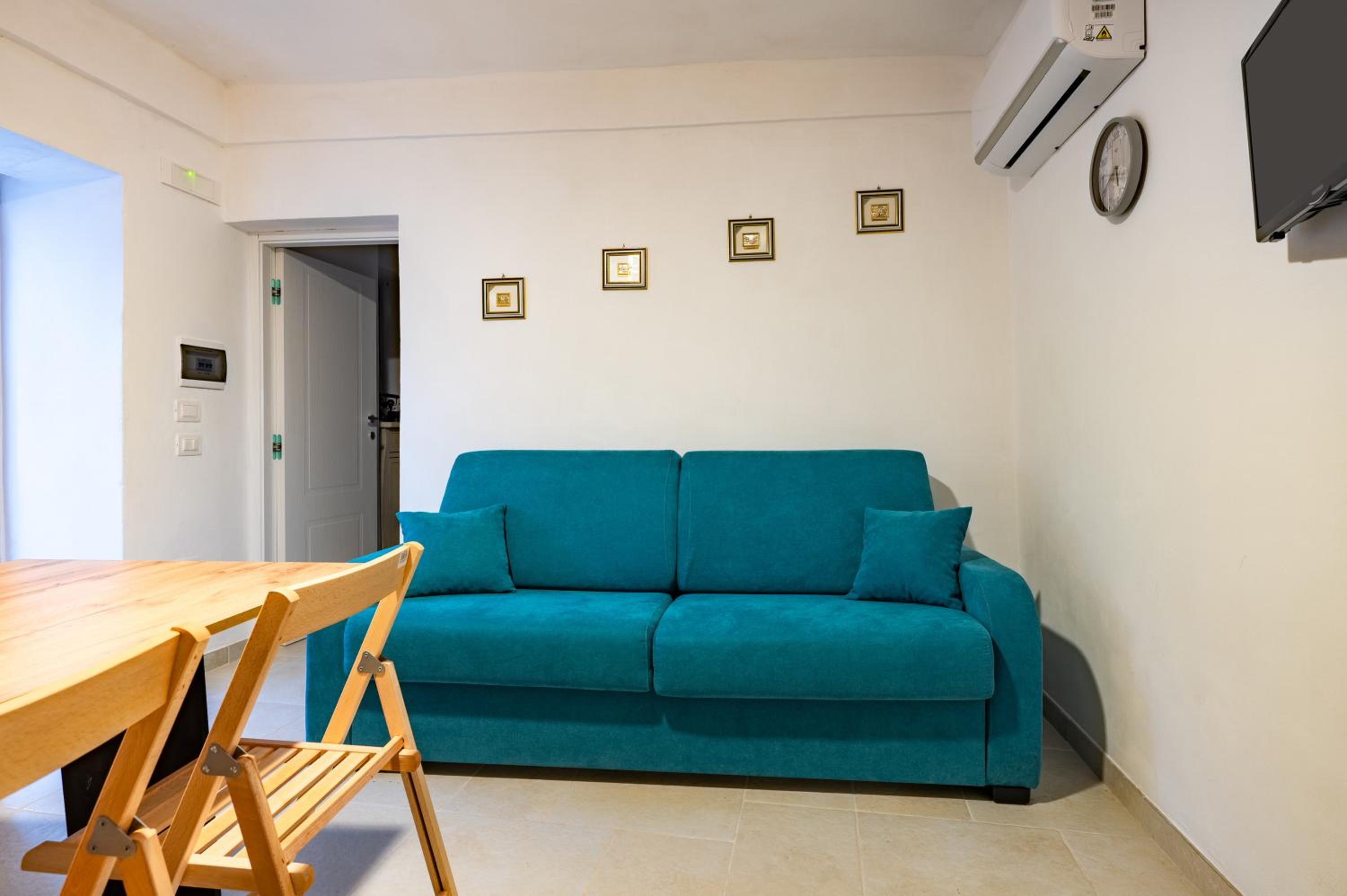 Superior One-Bedroom Apartment