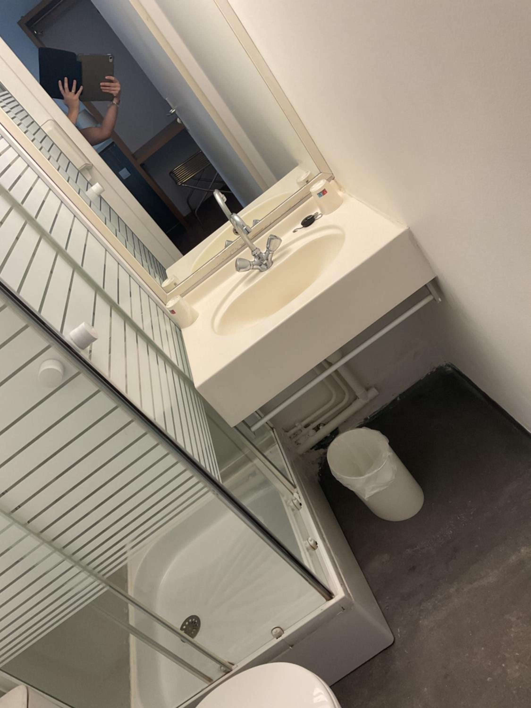 Double Room or Single Room photo 2