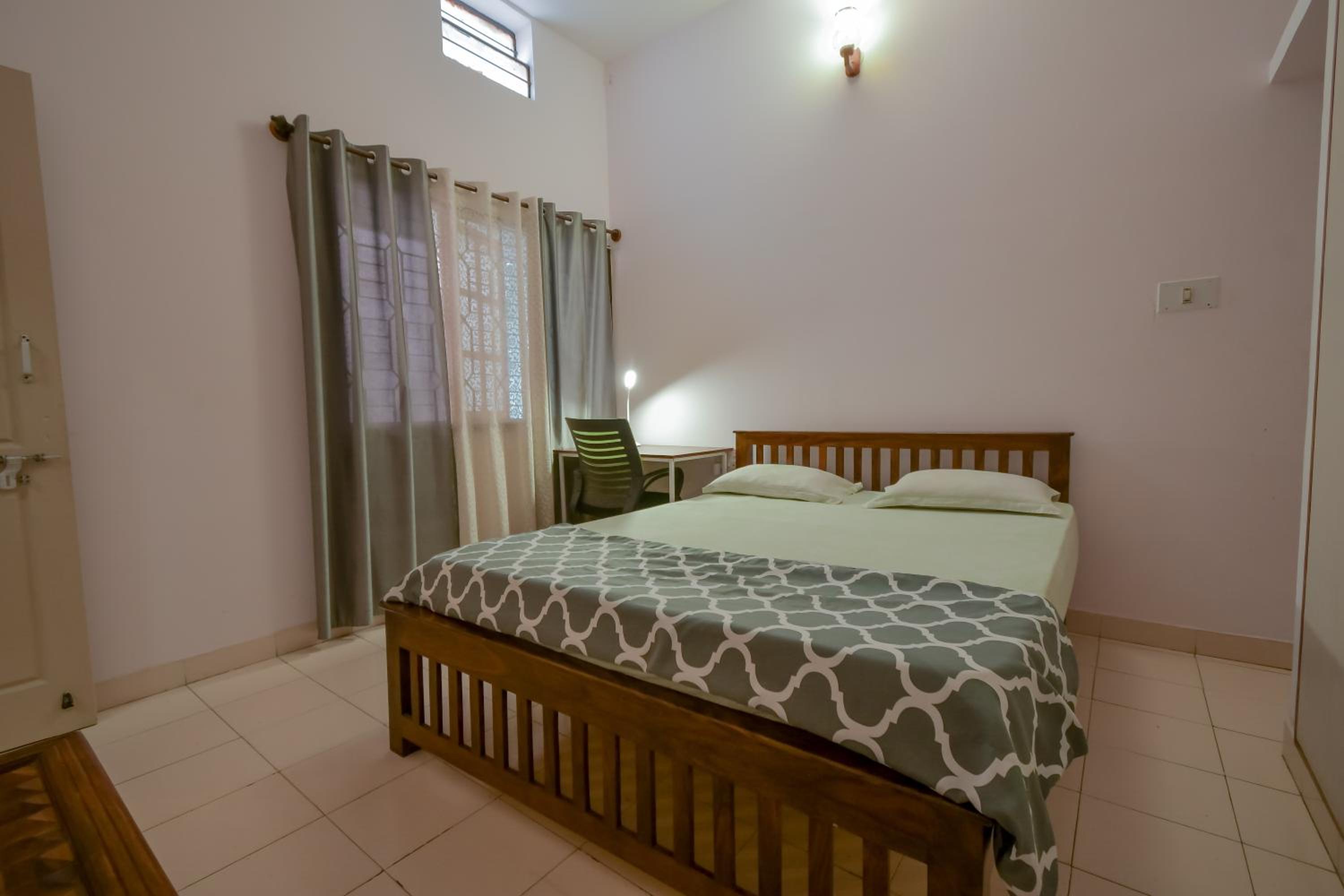Four-Bedroom Vacation Home - Photo 33