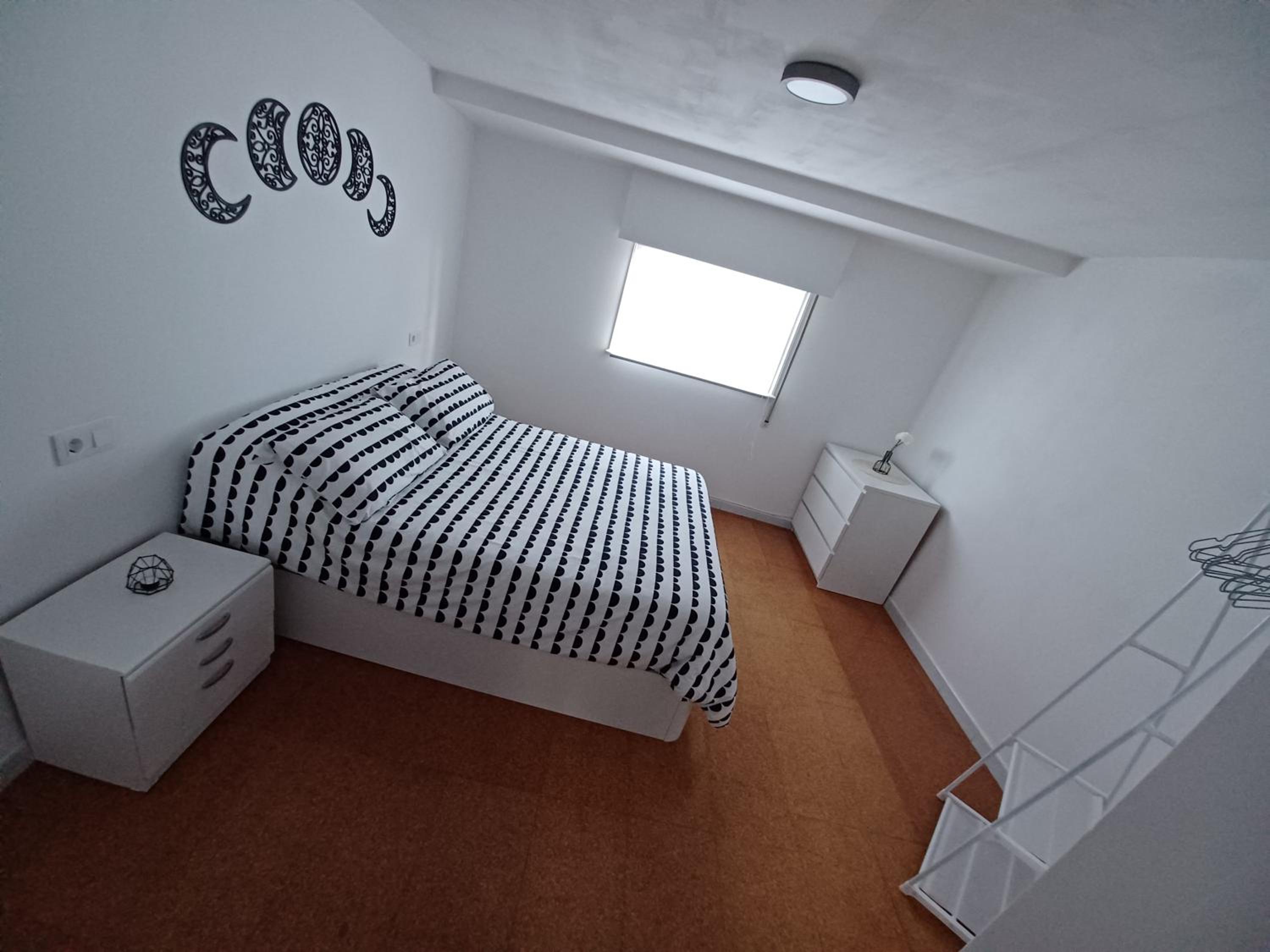 Three-Bedroom House photo 3