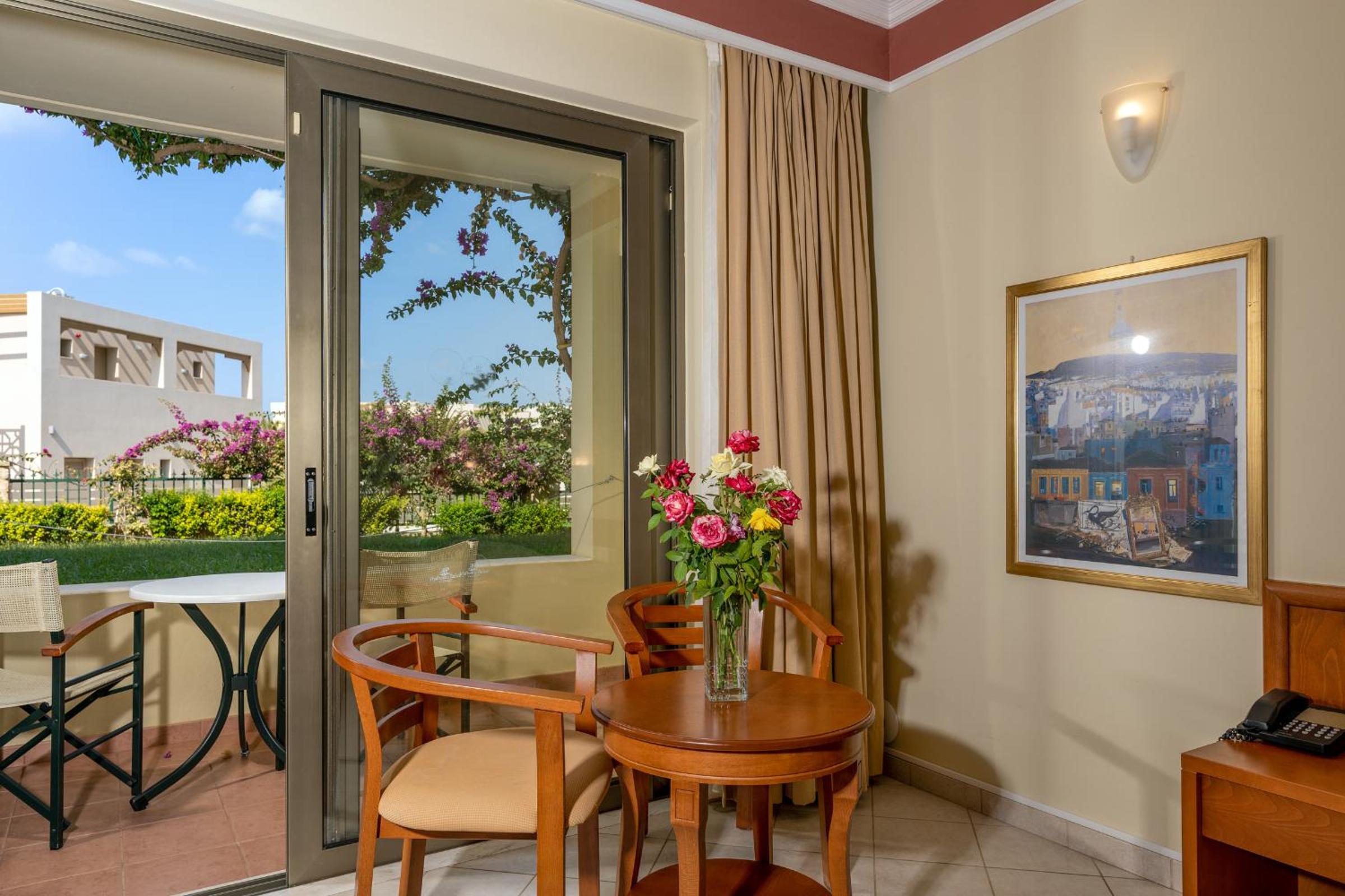 Standard Double or Twin Room with Garden View photo 3