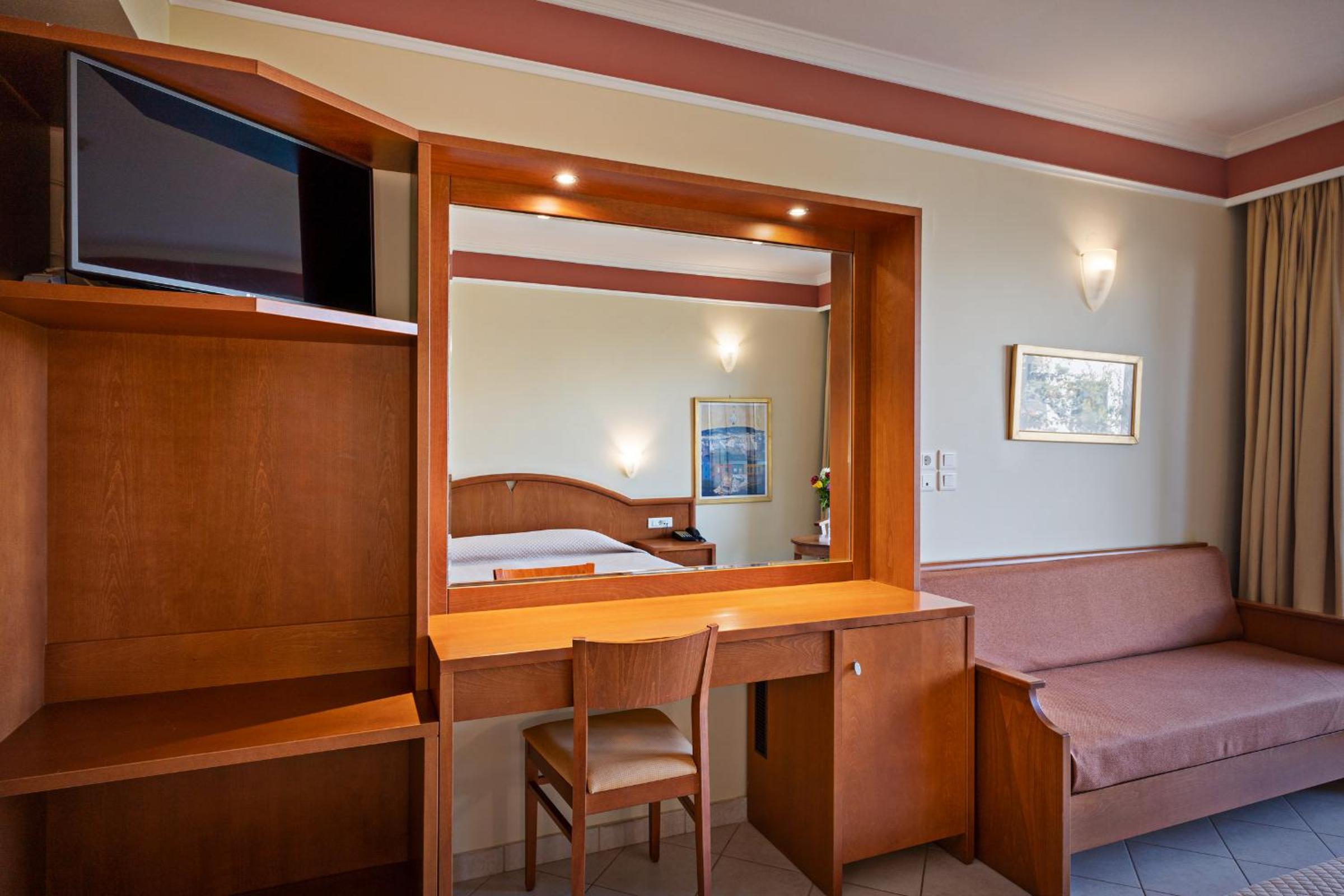 Standard Double or Twin Room with Garden View photo 2