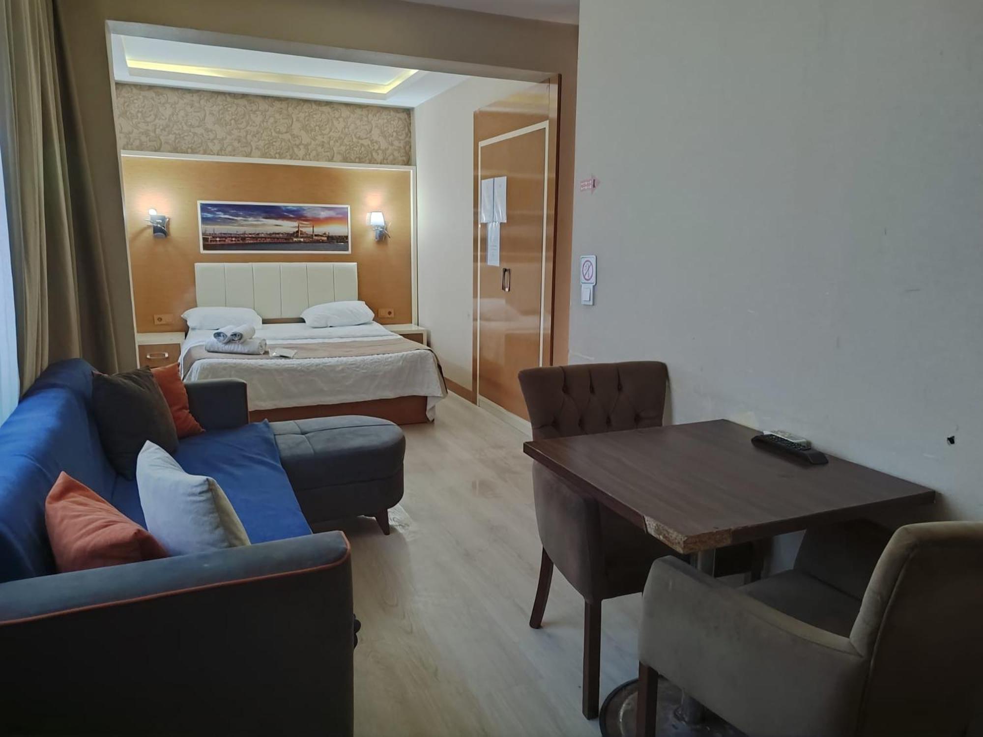 Deluxe King Room photo 1