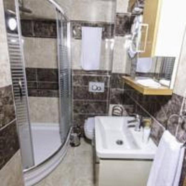 Deluxe King Room photo 3