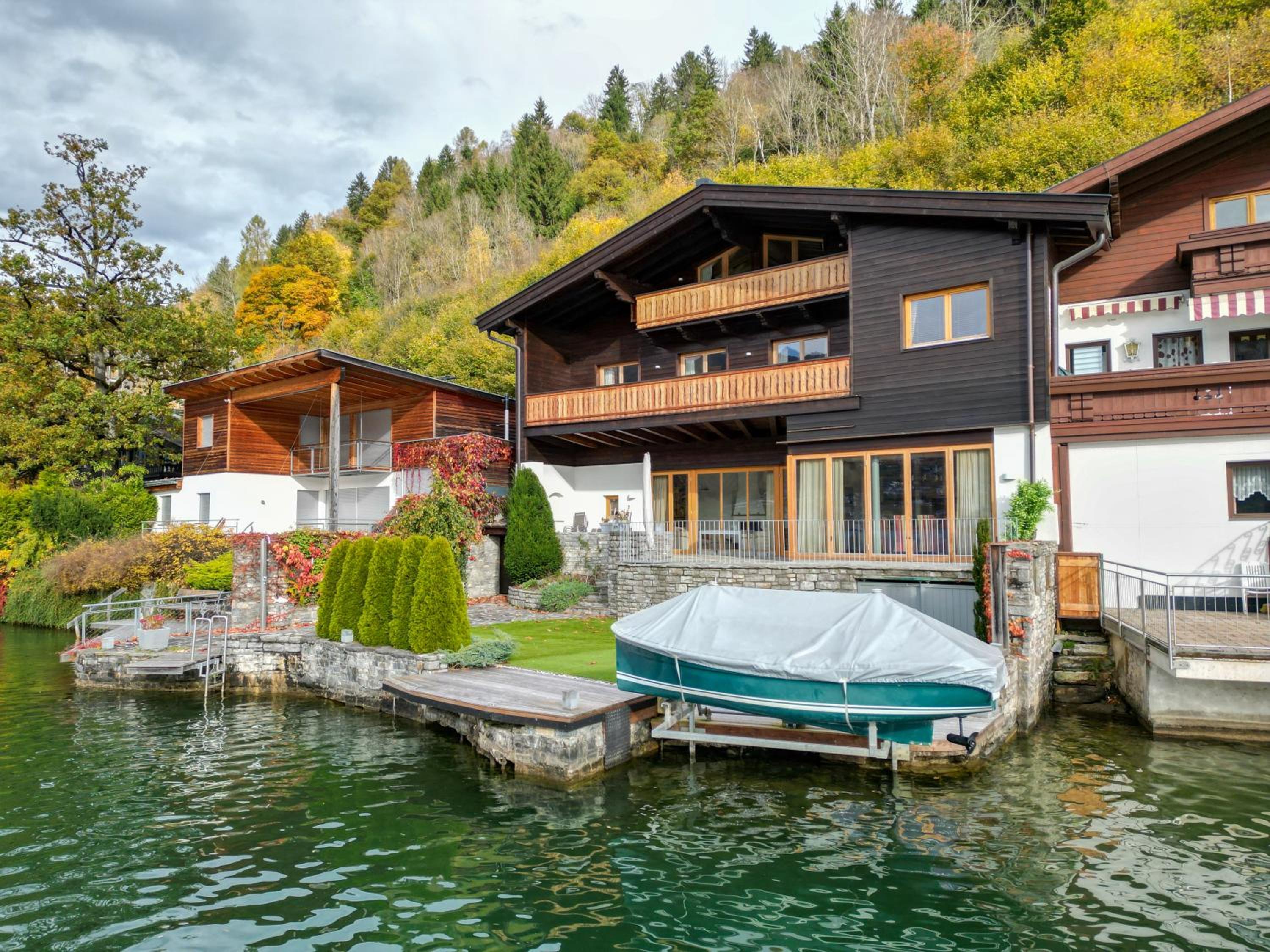 Villa photo 2