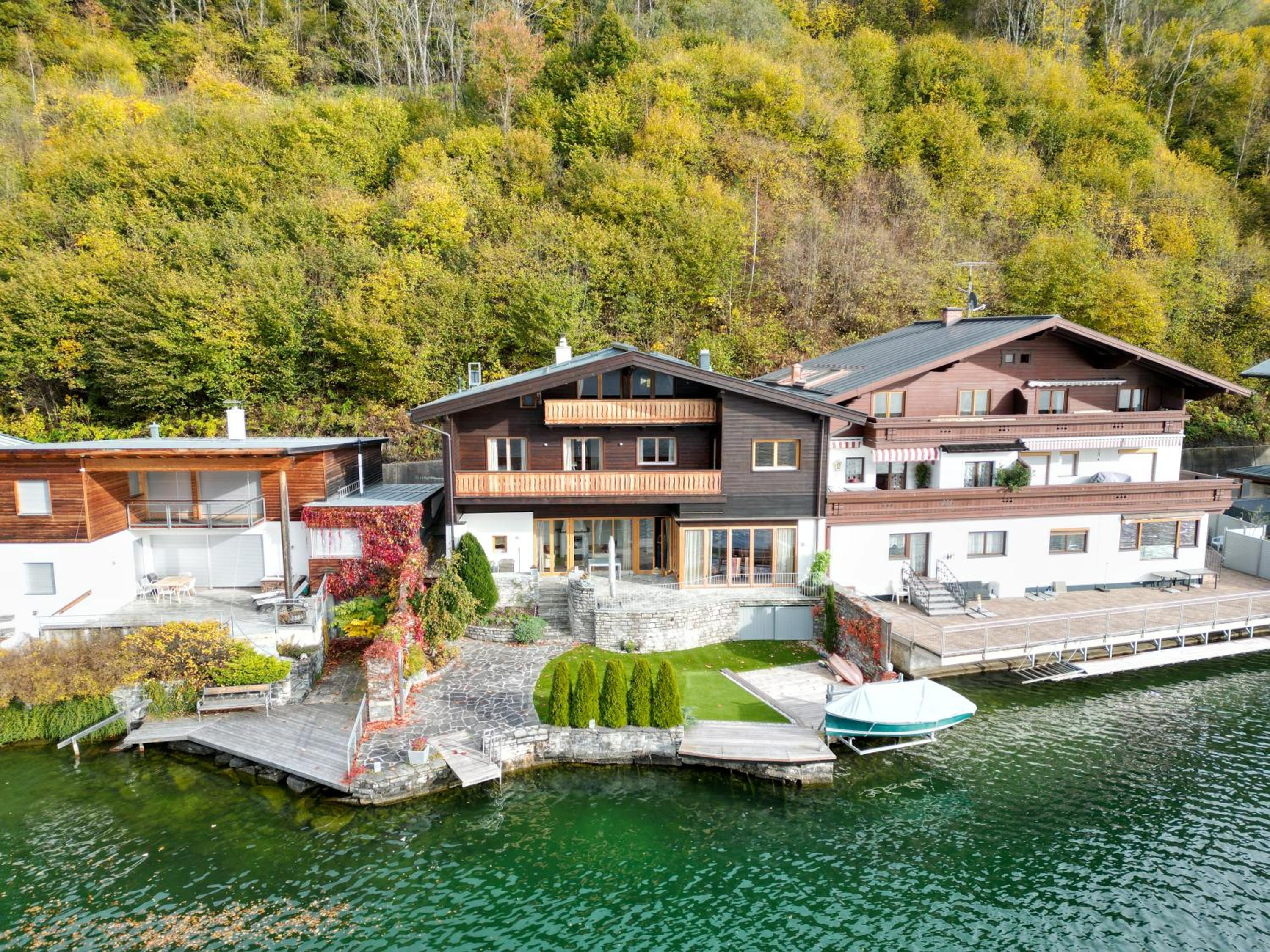 Villa photo 3