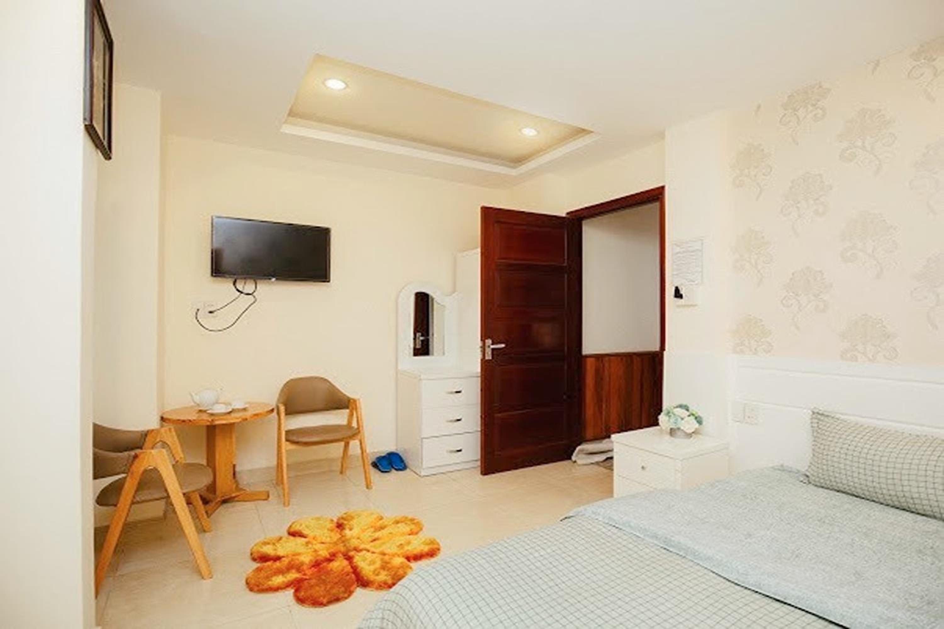Standard Double Room - Photo 9