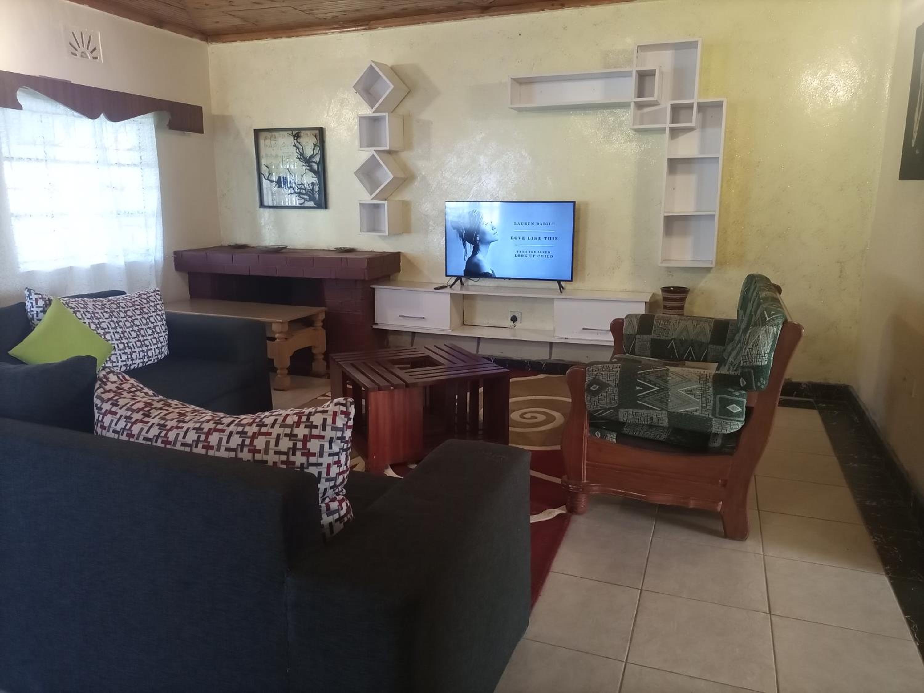 Four-Bedroom House photo 2