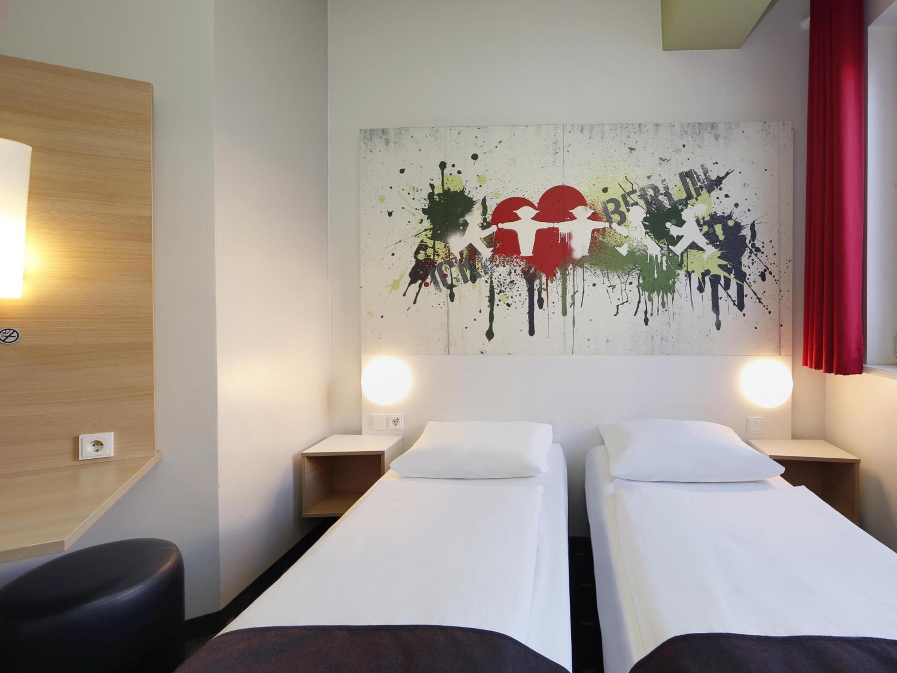 Twin Room - Photo 3