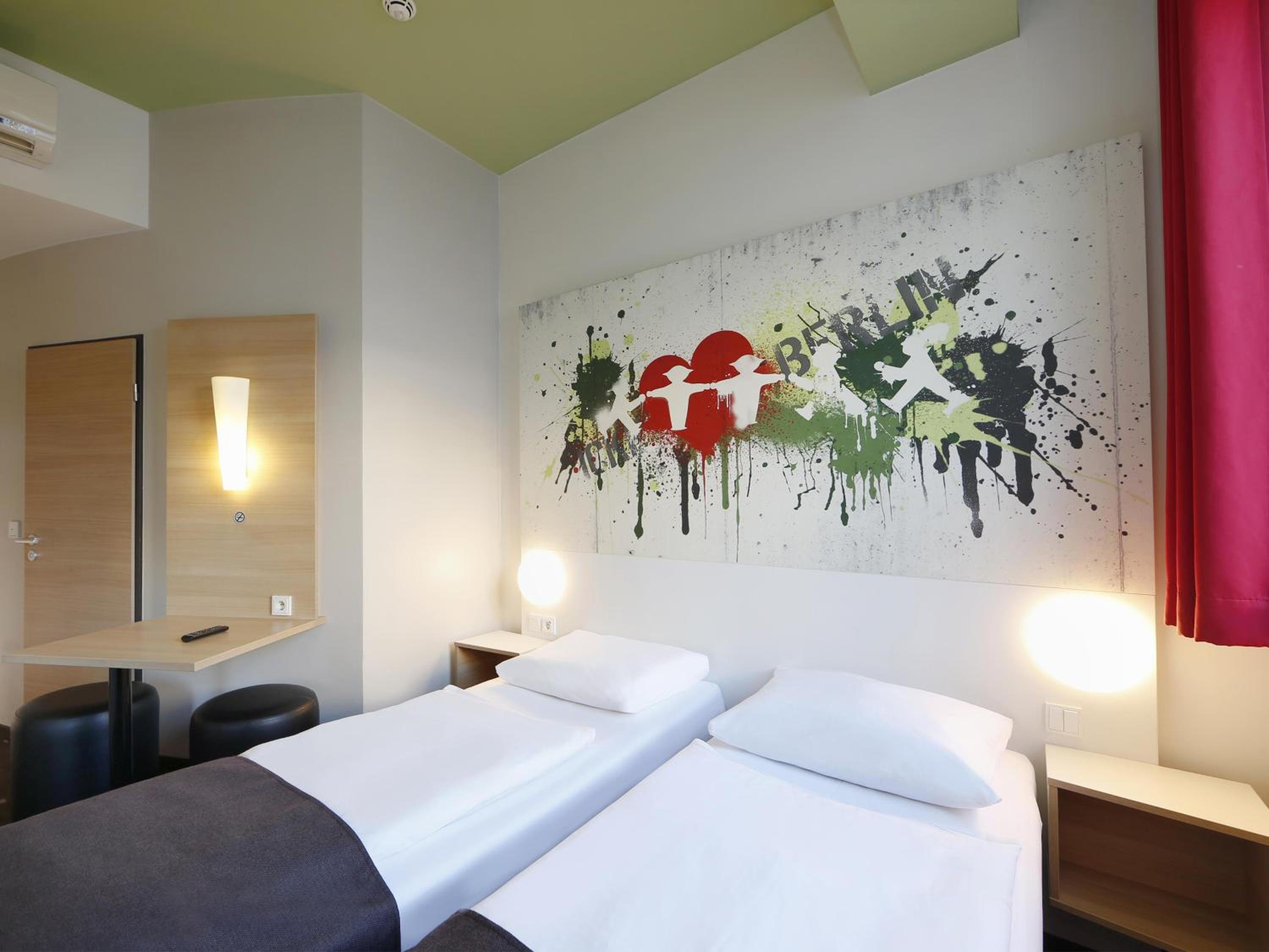 Twin Room - Photo 5