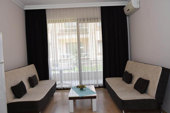 Family Room photo 3