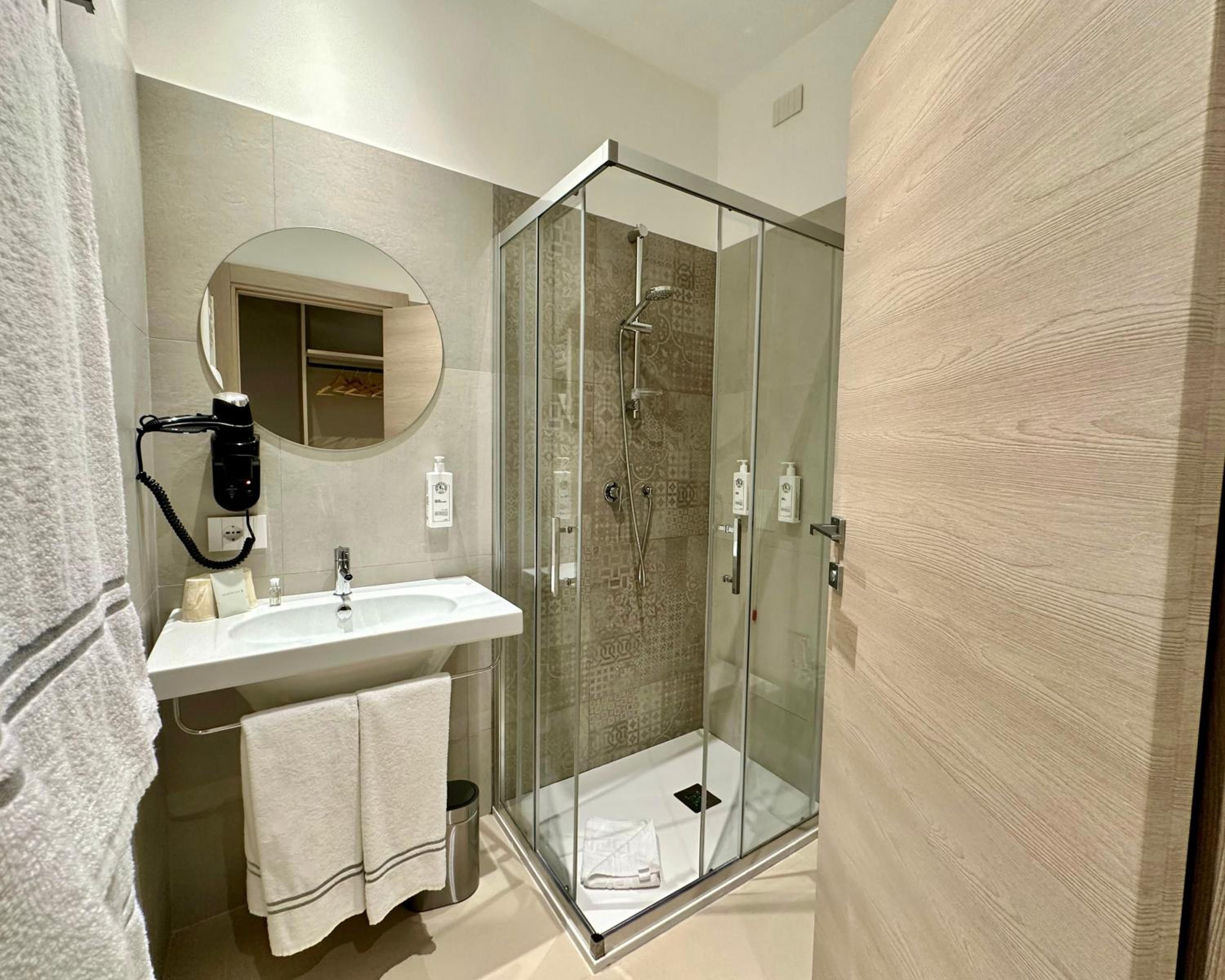 Comfort Double or Twin Room - Photo 11
