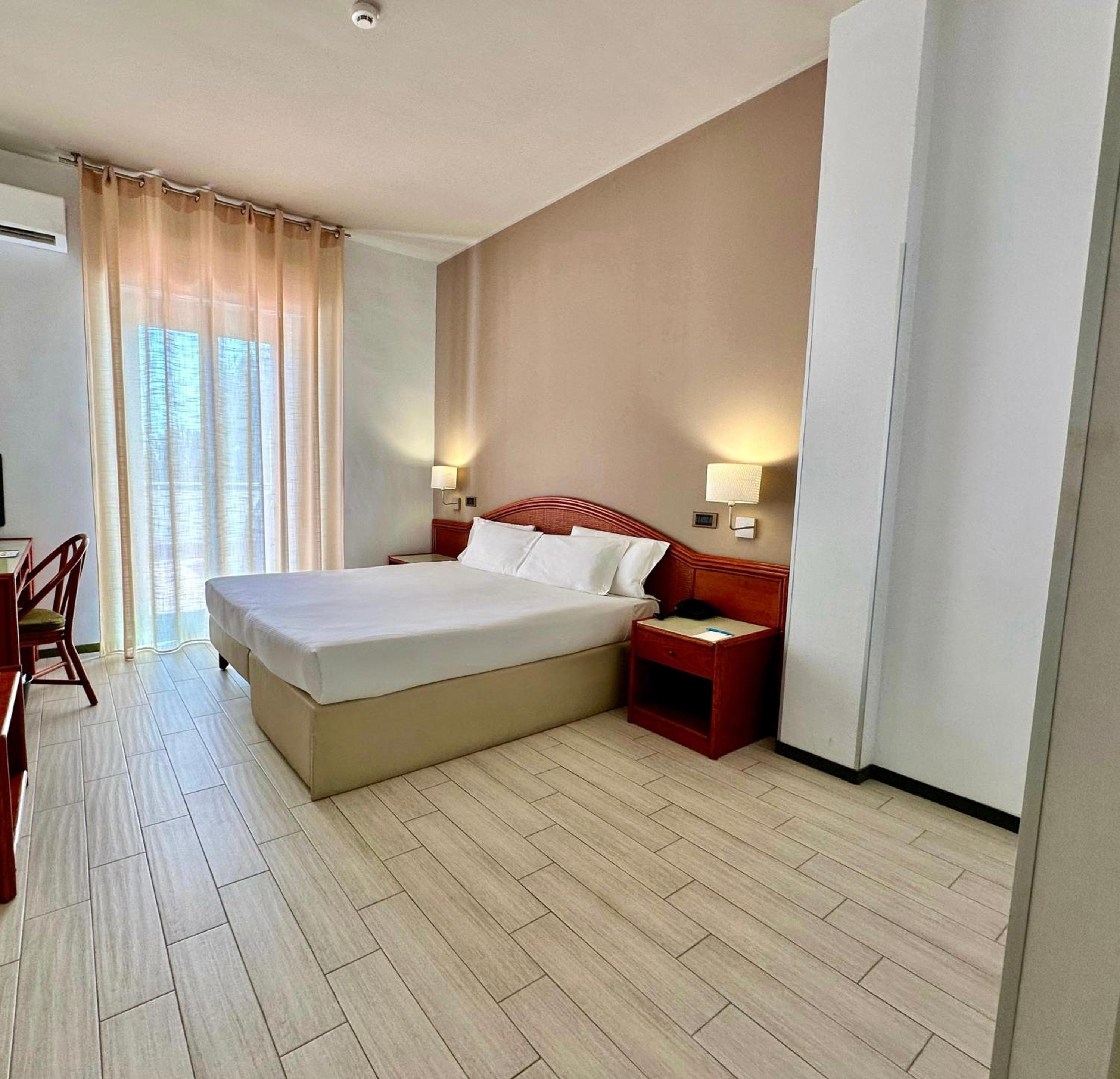 Standard Triple Room - Photo 2