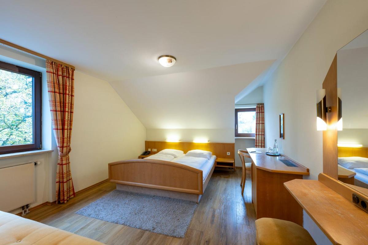 Economy Double Room photo 1