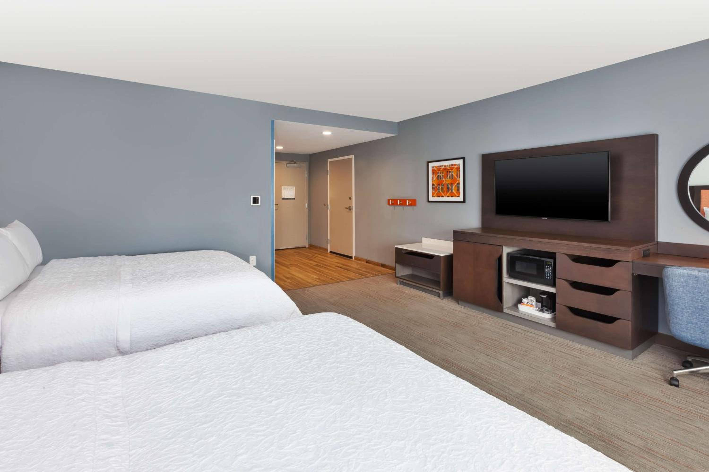 Queen Room with Two Queen Beds - Photo 1