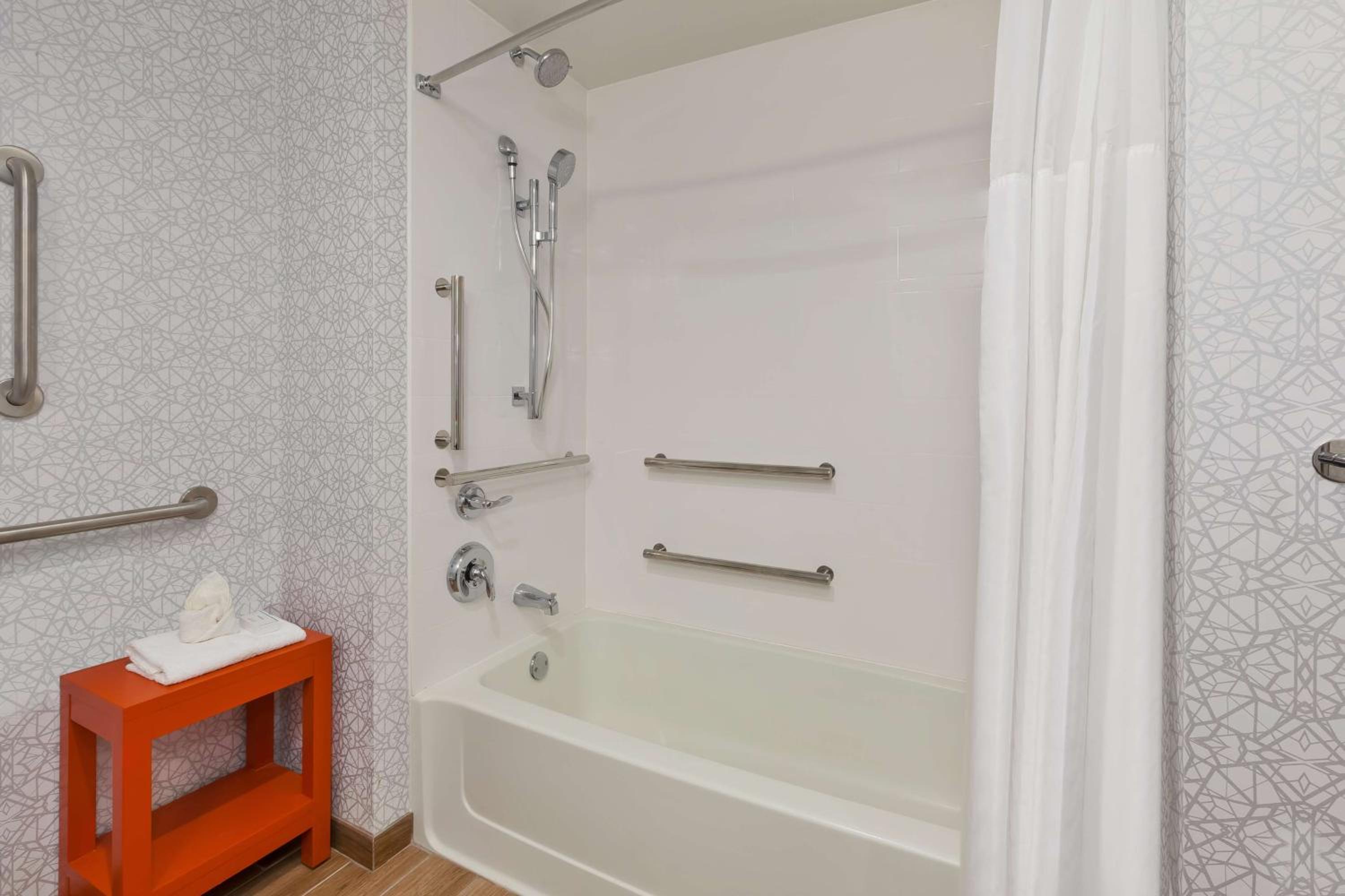 King Room - Mobility Access/Non-Smoking - Photo 3