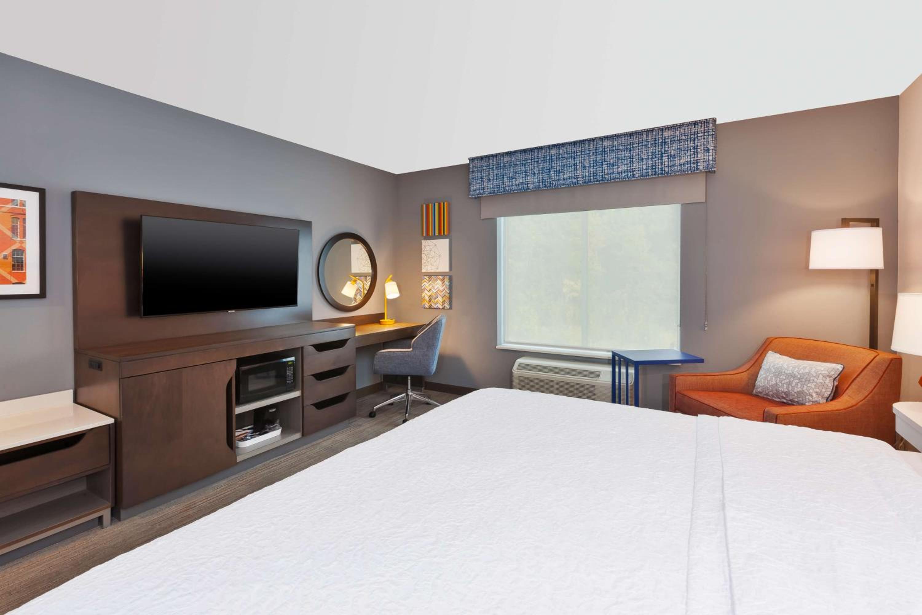 King Room - Mobility Access/Non-Smoking - Photo 1