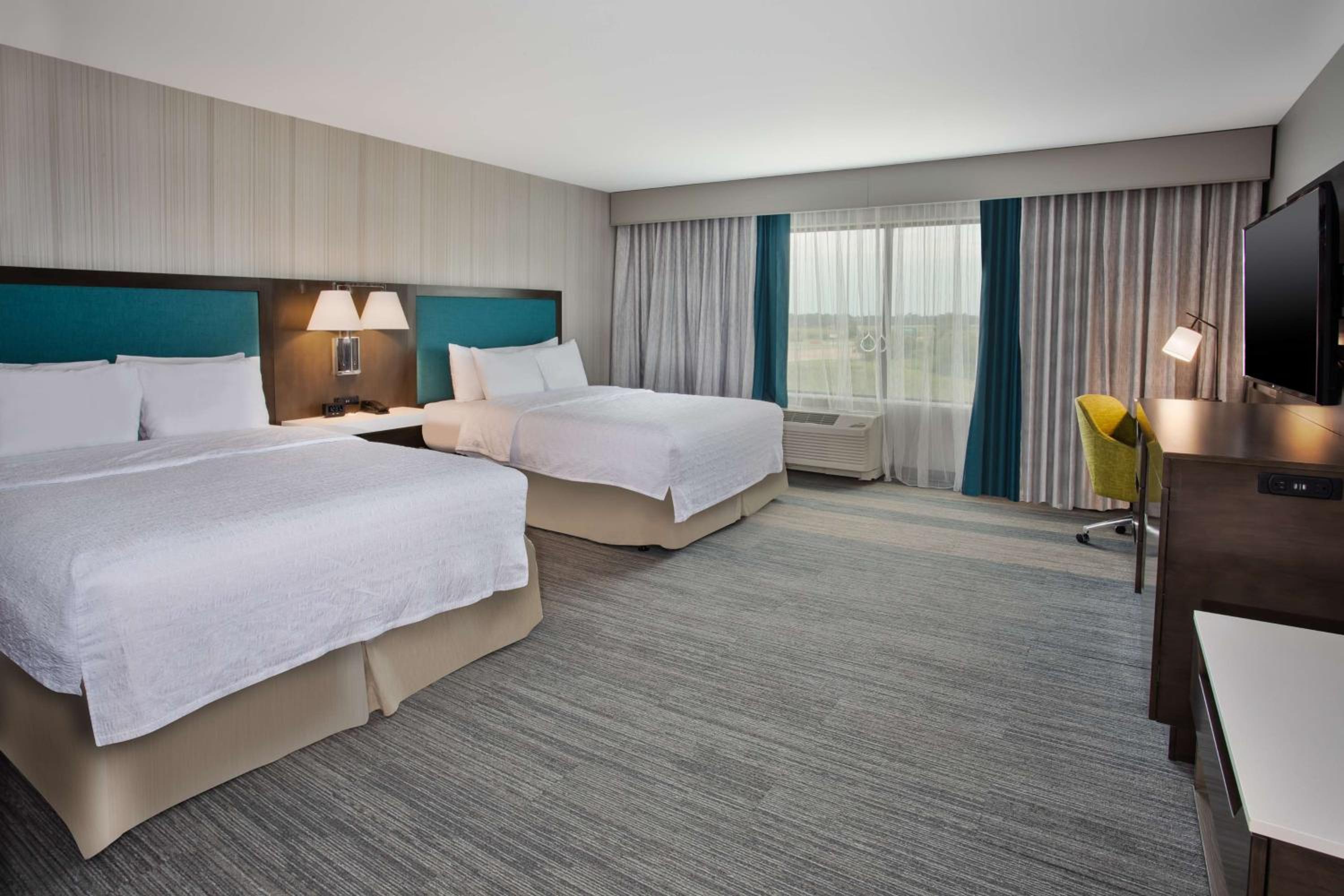 Queen Room with Two Queen Beds - Mobility and Hearing Access/Non-Smoking - Photo 1