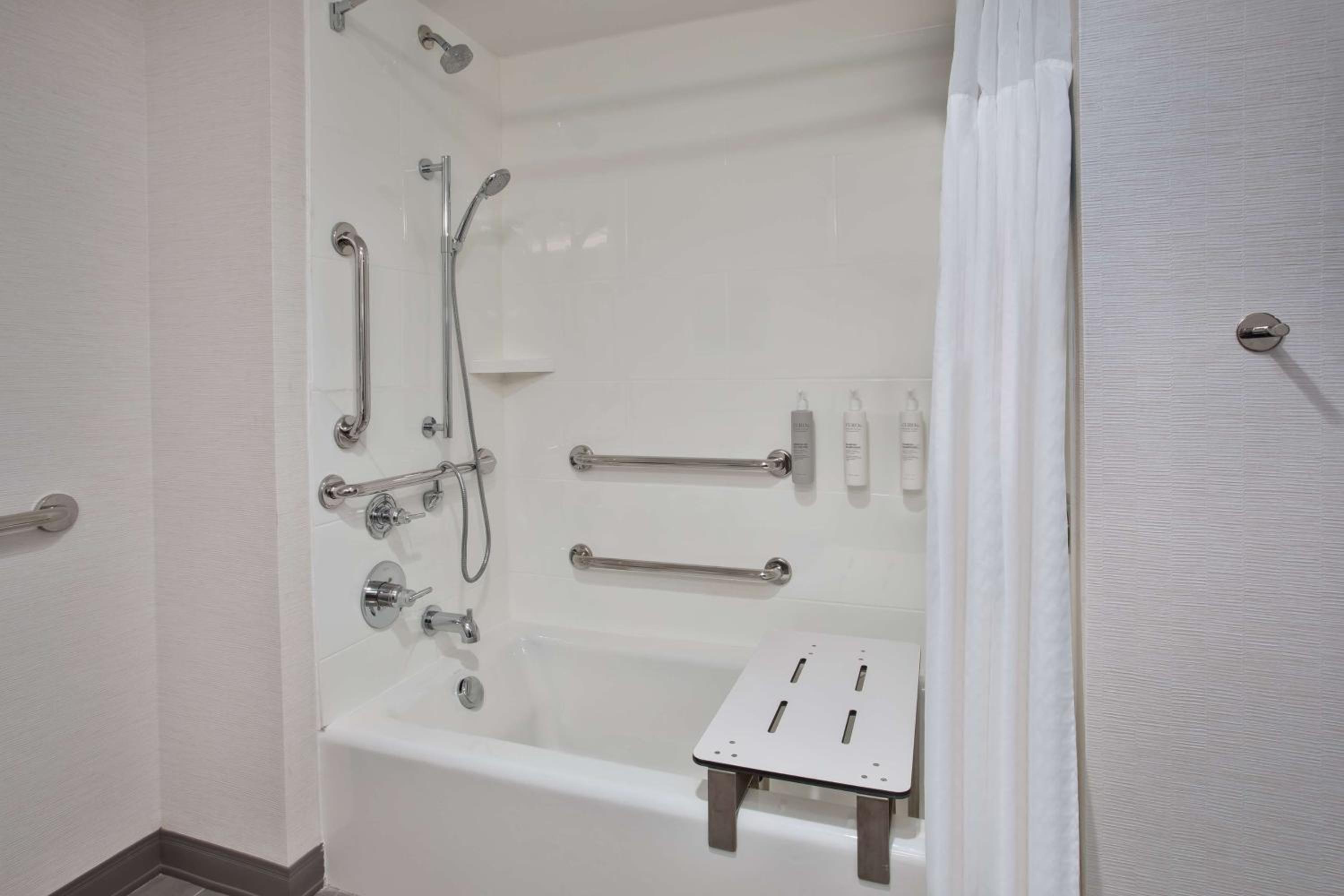 Queen Room with Two Queen Beds - Mobility and Hearing Access/Non-Smoking - Photo 2