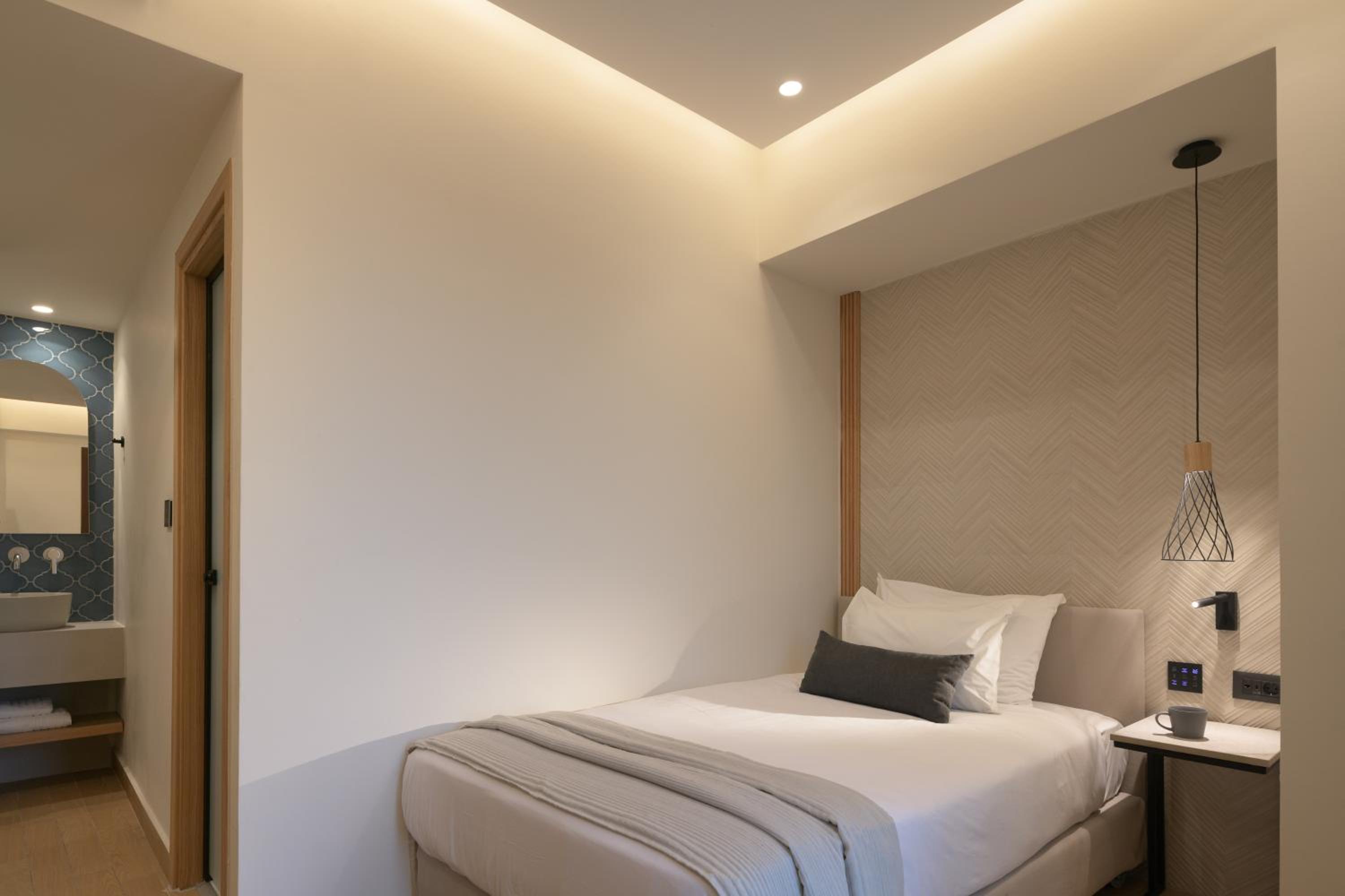 Single Room (Adjoining Building)