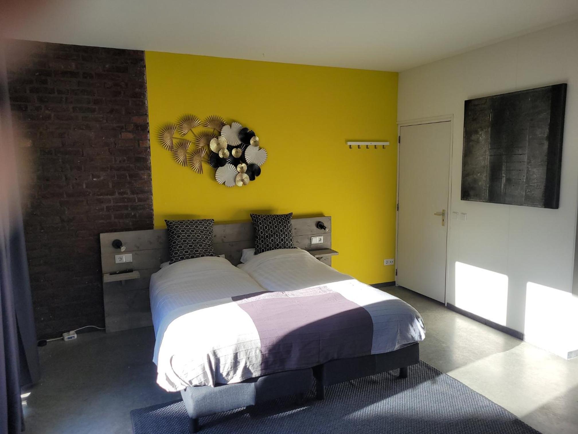 Double Room With Shared Bathroom photo 1