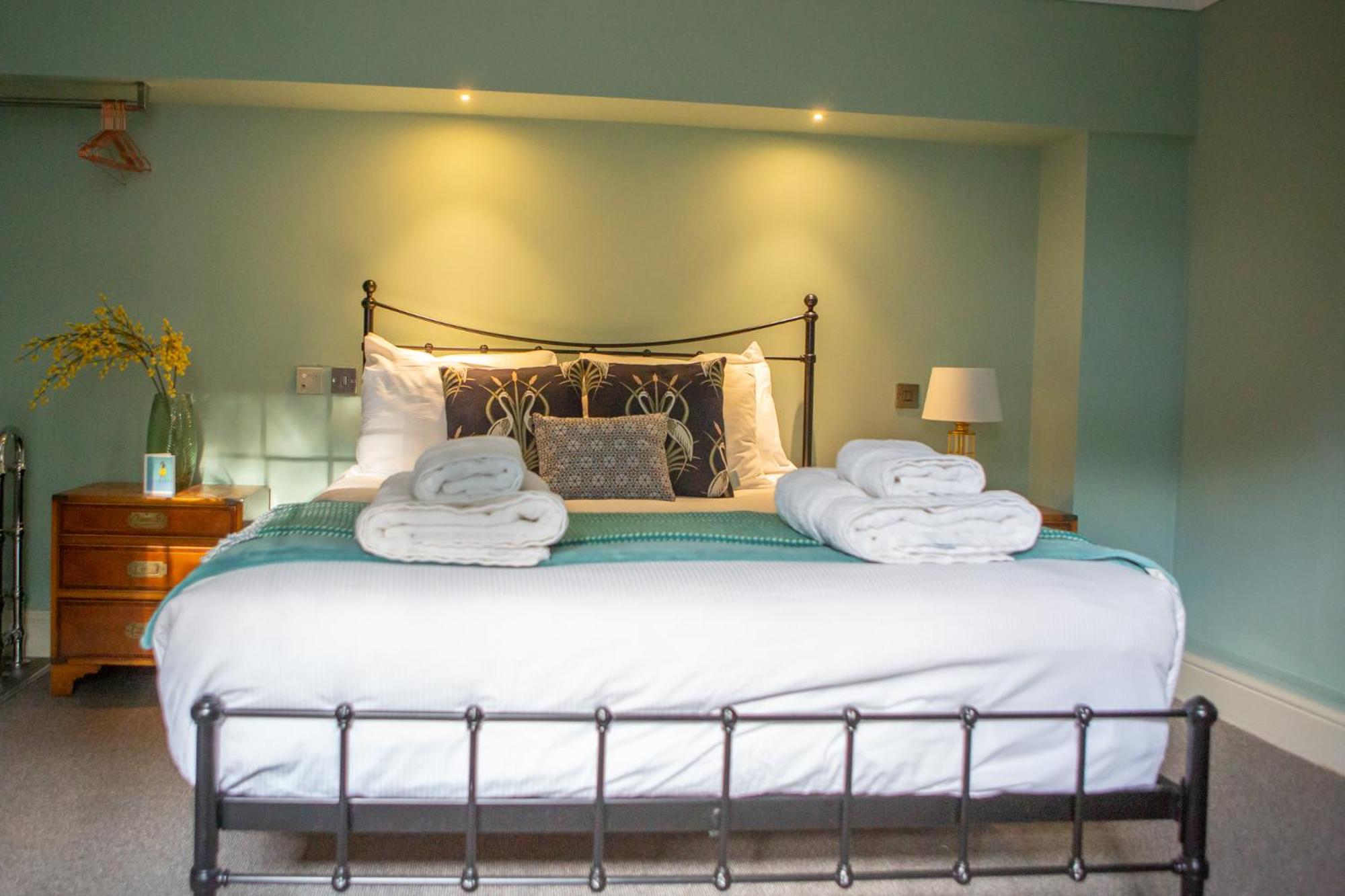 Junior Suite with Garden View - Photo 18