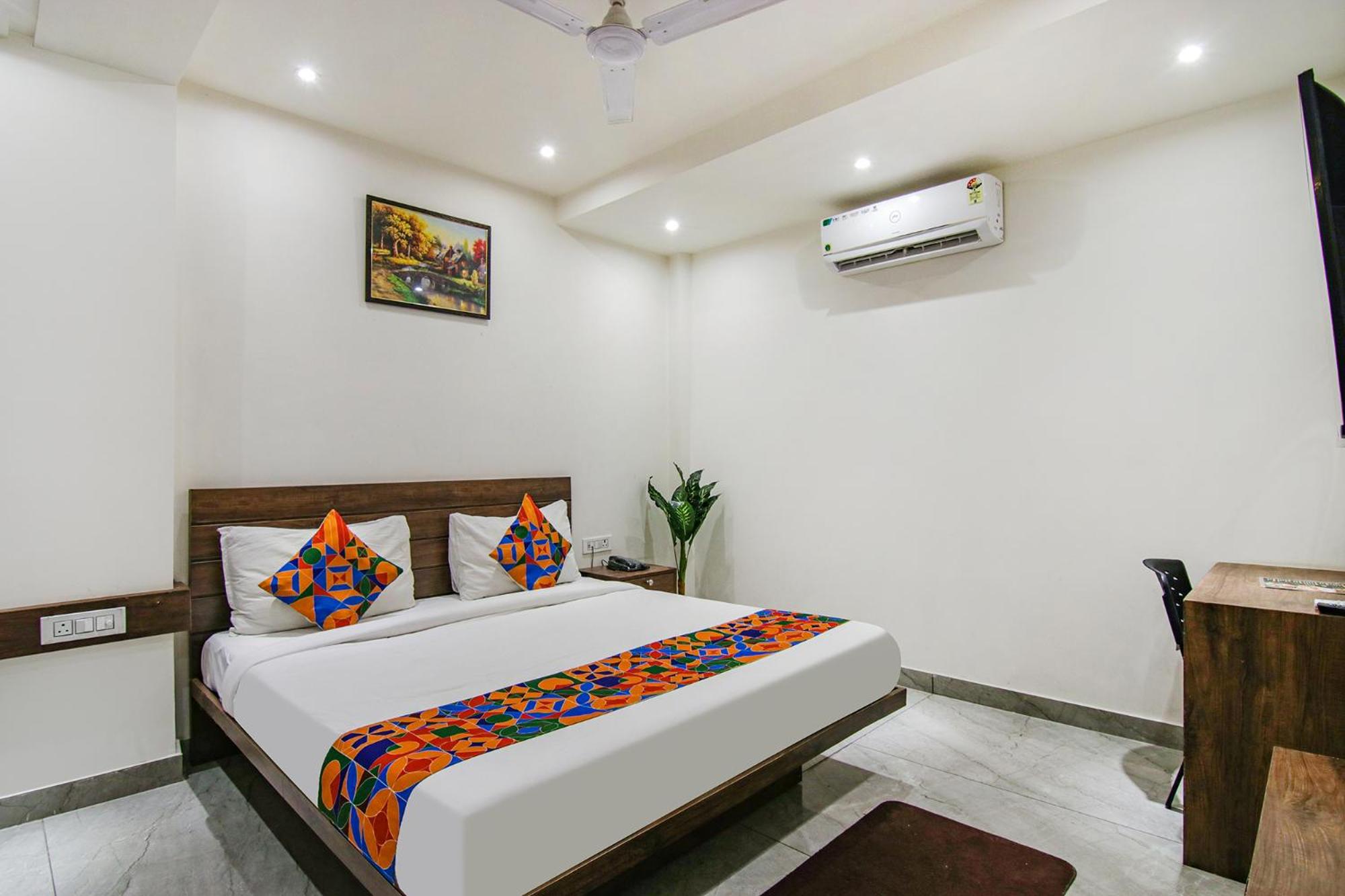 Deluxe Room - Photo 1