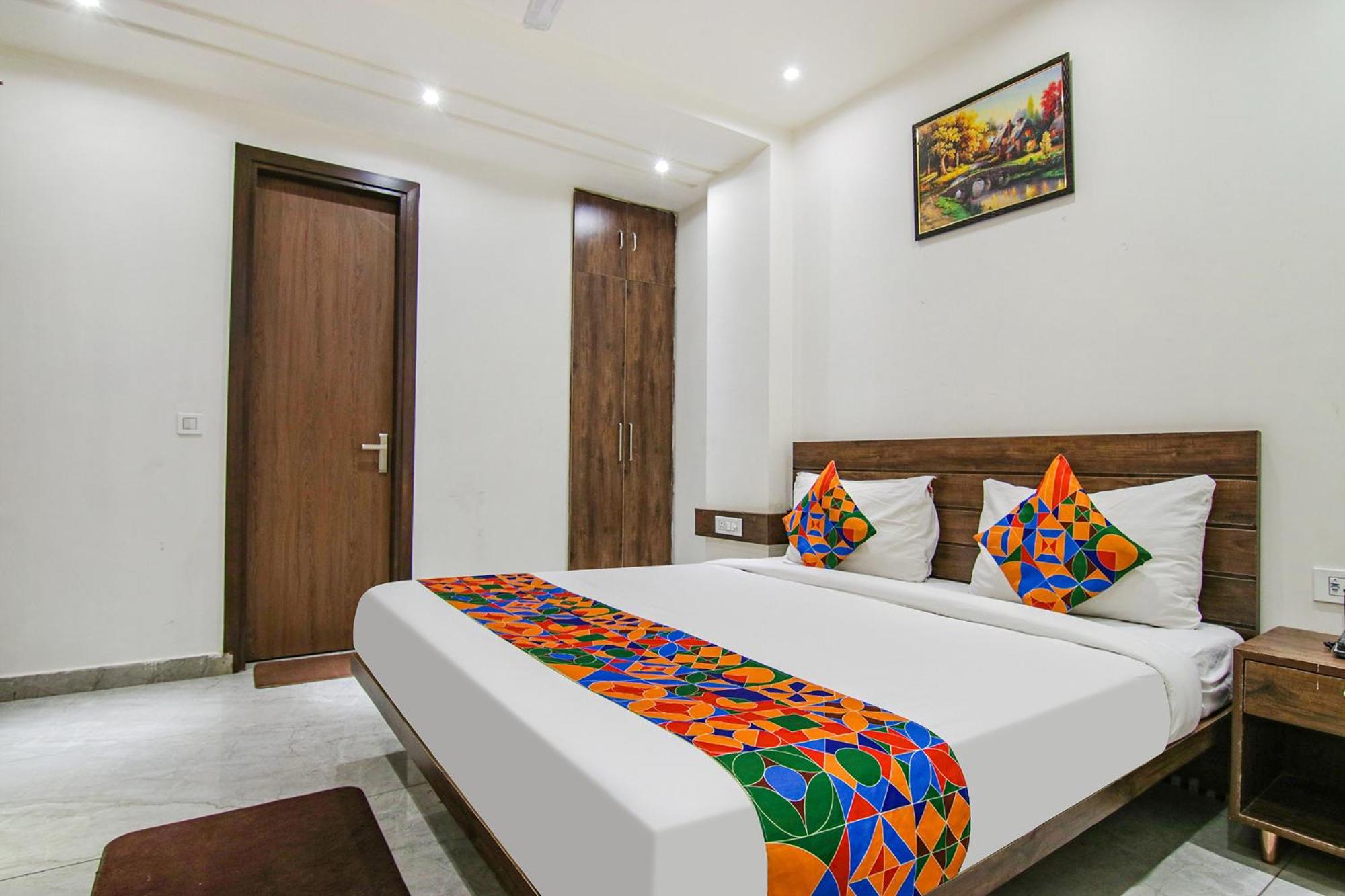Deluxe Room - Photo 3