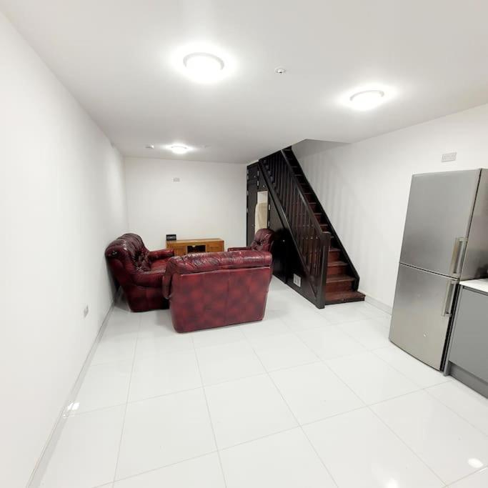 Three-Bedroom Apartment photo 1