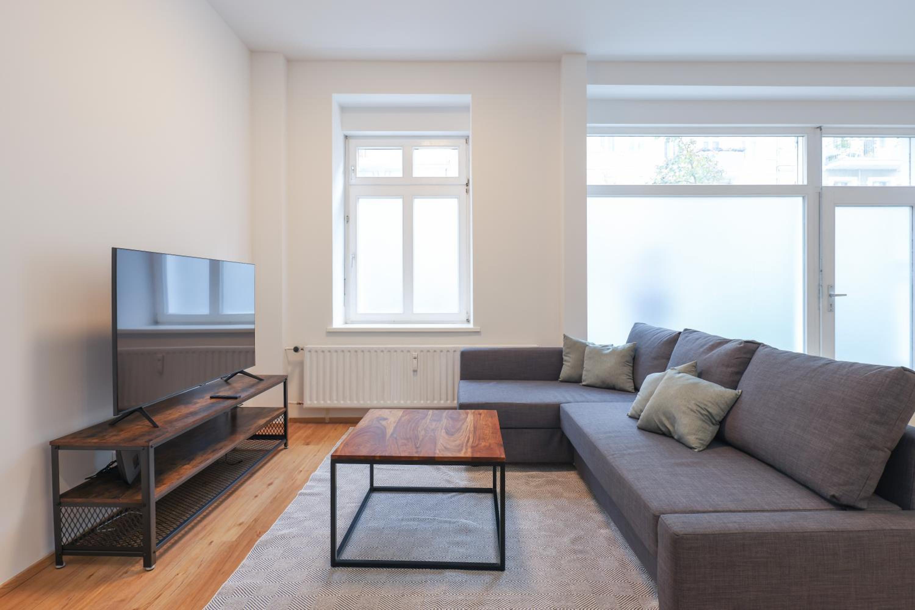 One-Bedroom Apartment photo 2