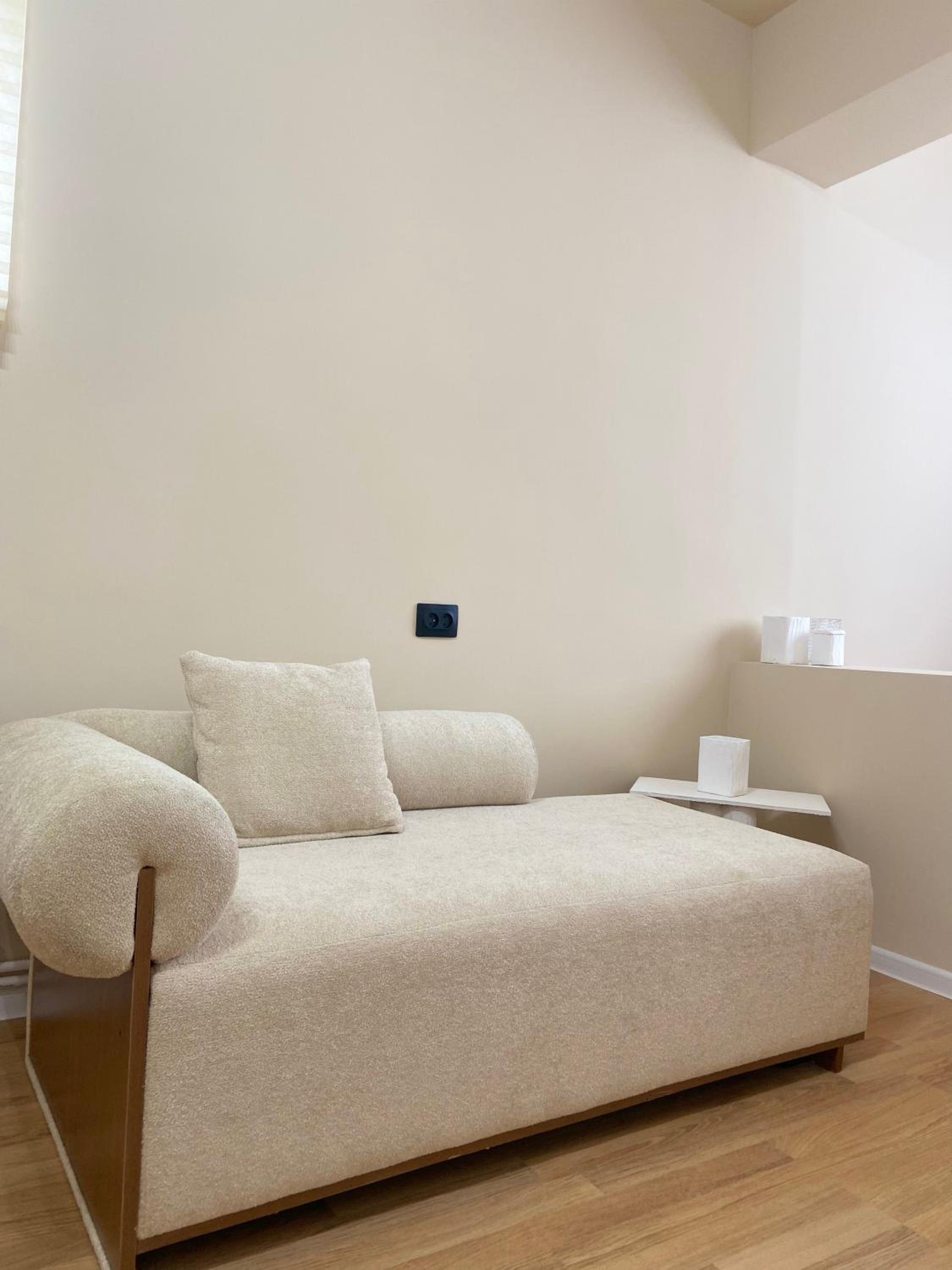 One-Bedroom Apartment photo 3