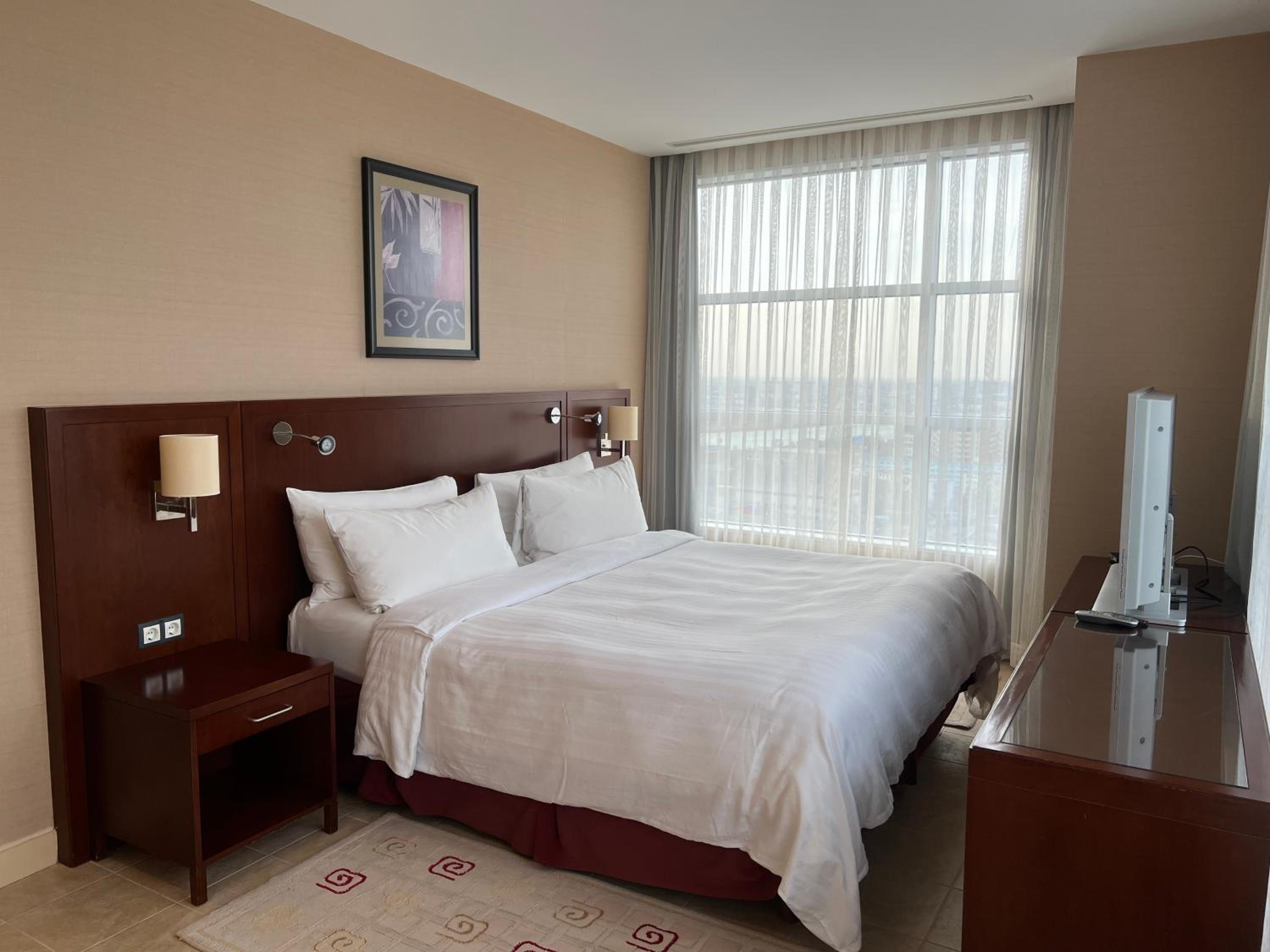 Three-Bedroom Apartment With City View photo 2