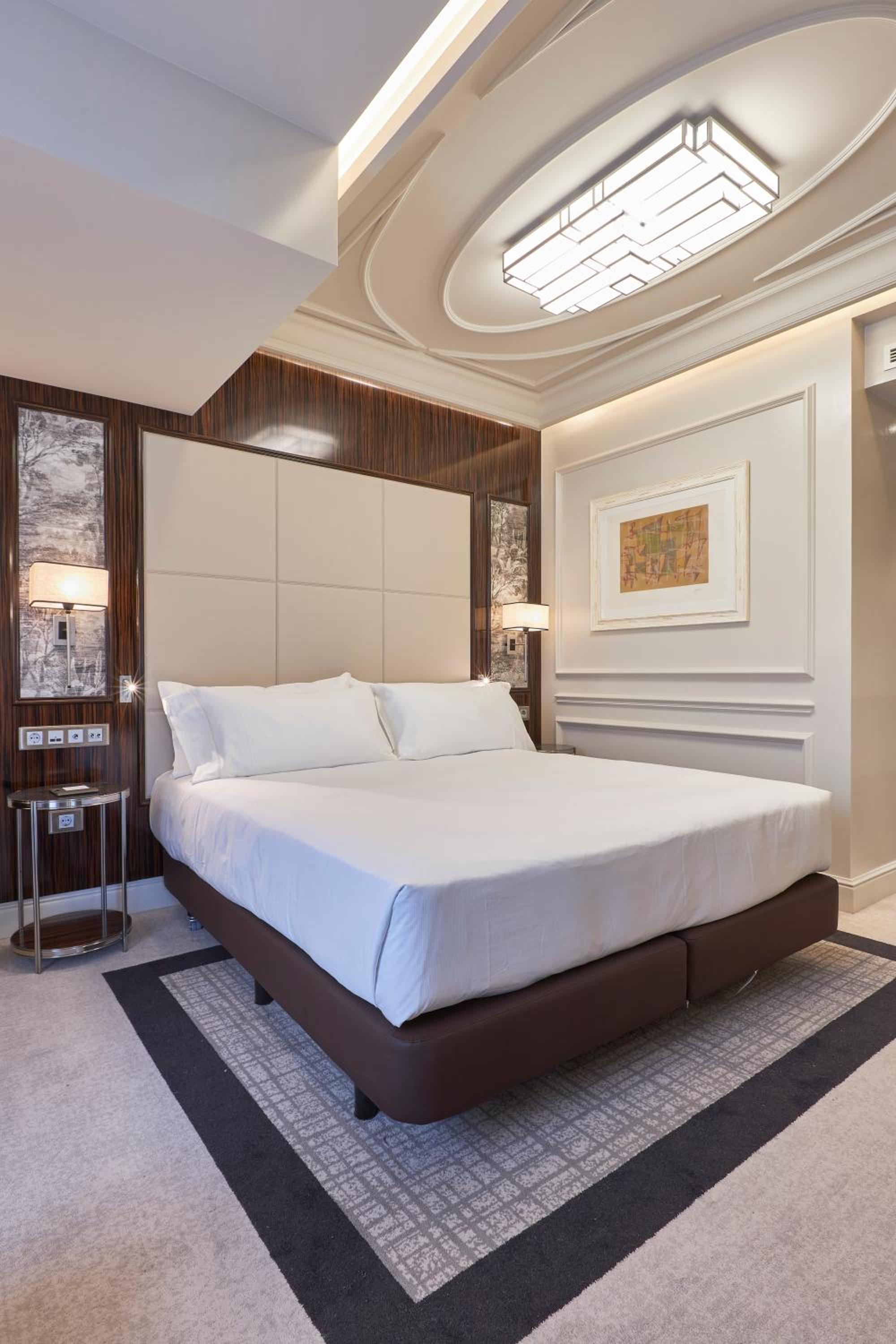 King Room - Mobility Accessible