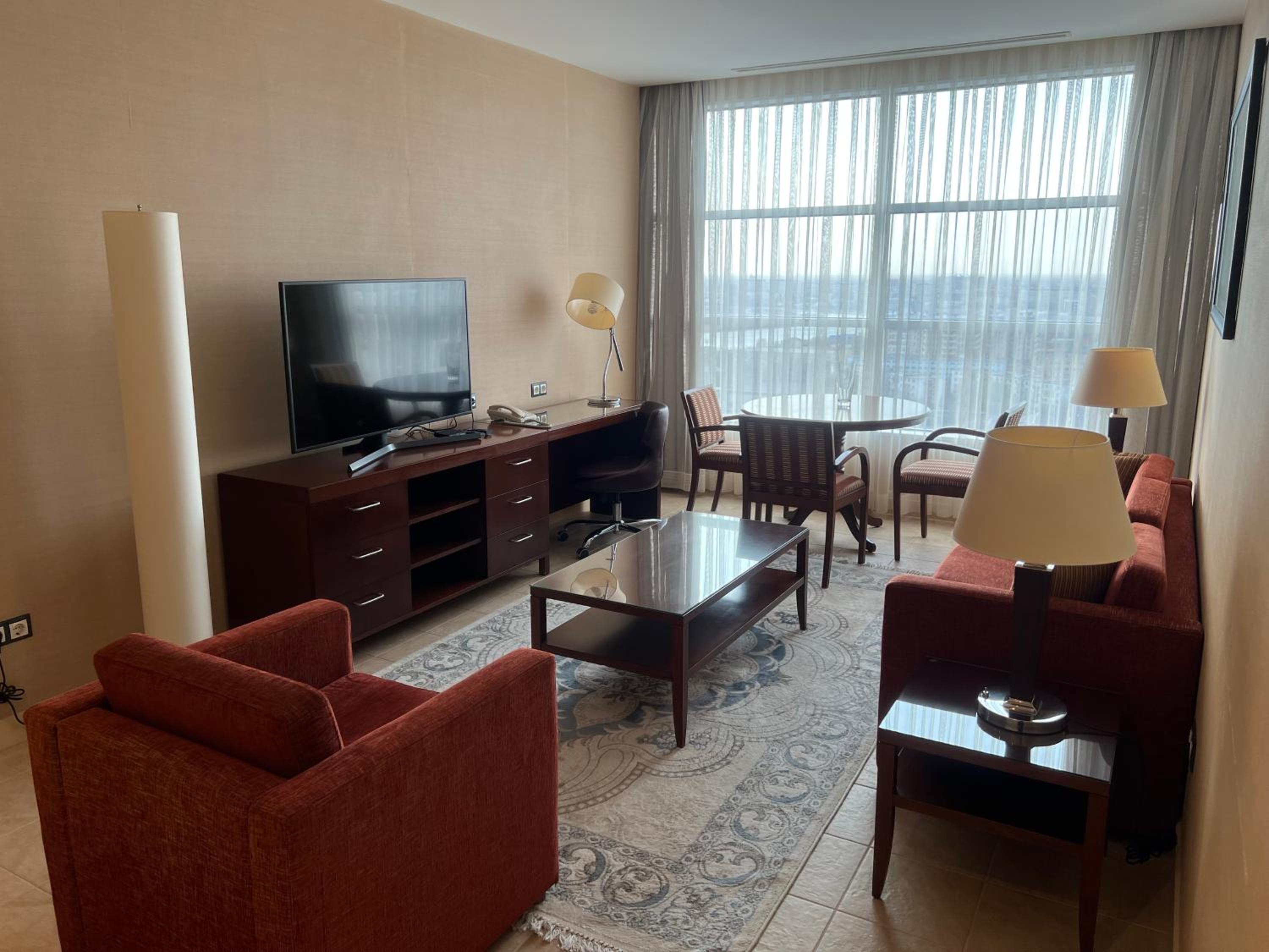 Two-Bedroom Apartment With City View photo 2