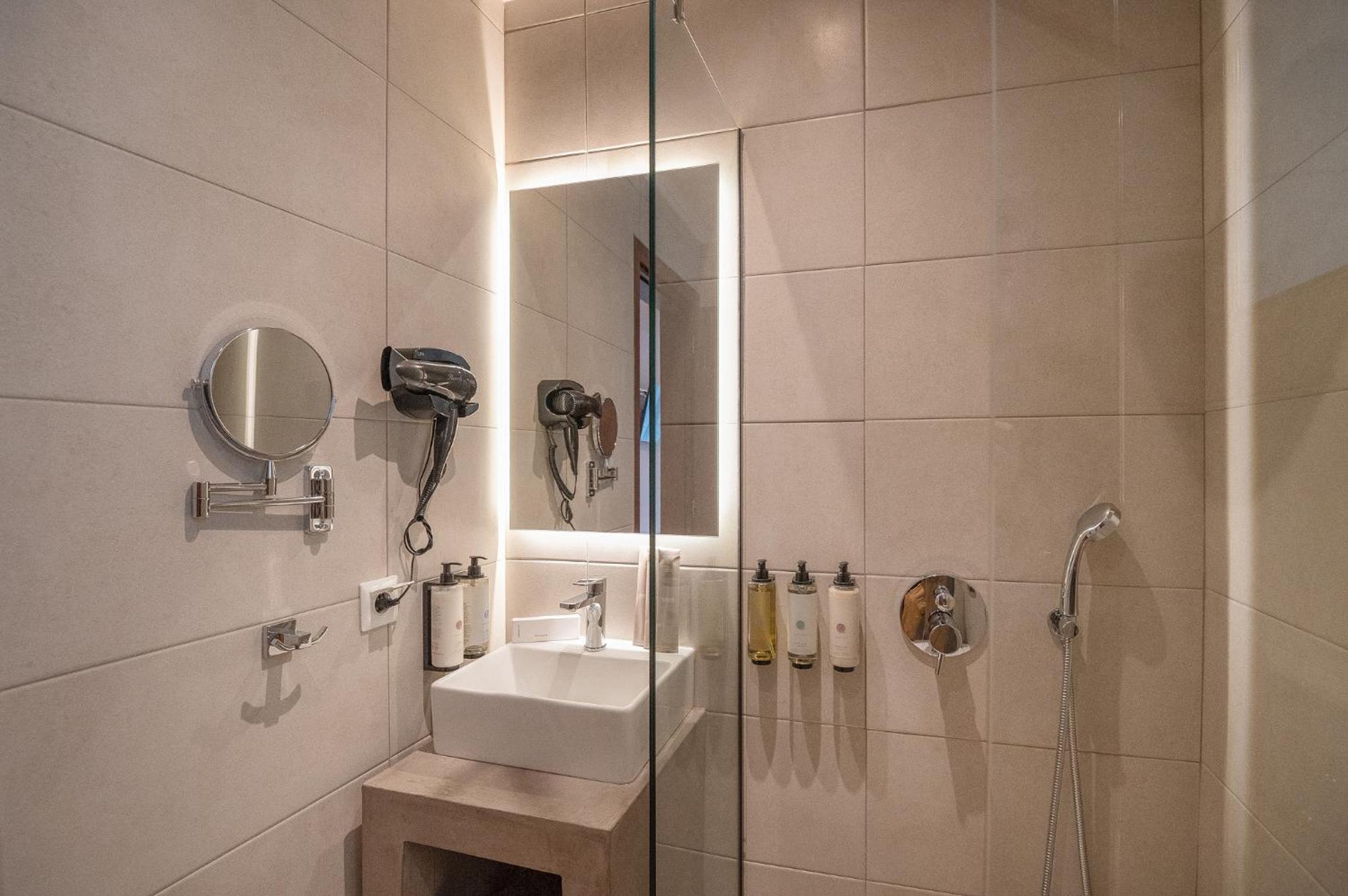 Superior Triple Room photo 2